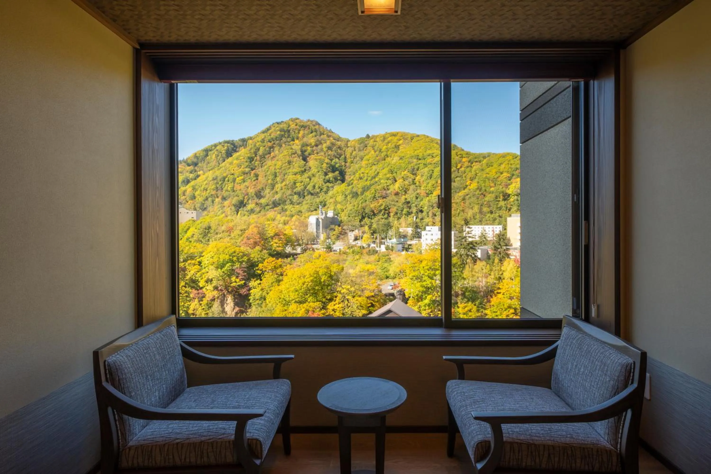 Photo of the whole room in Jozankei Onsen Yurakusoan