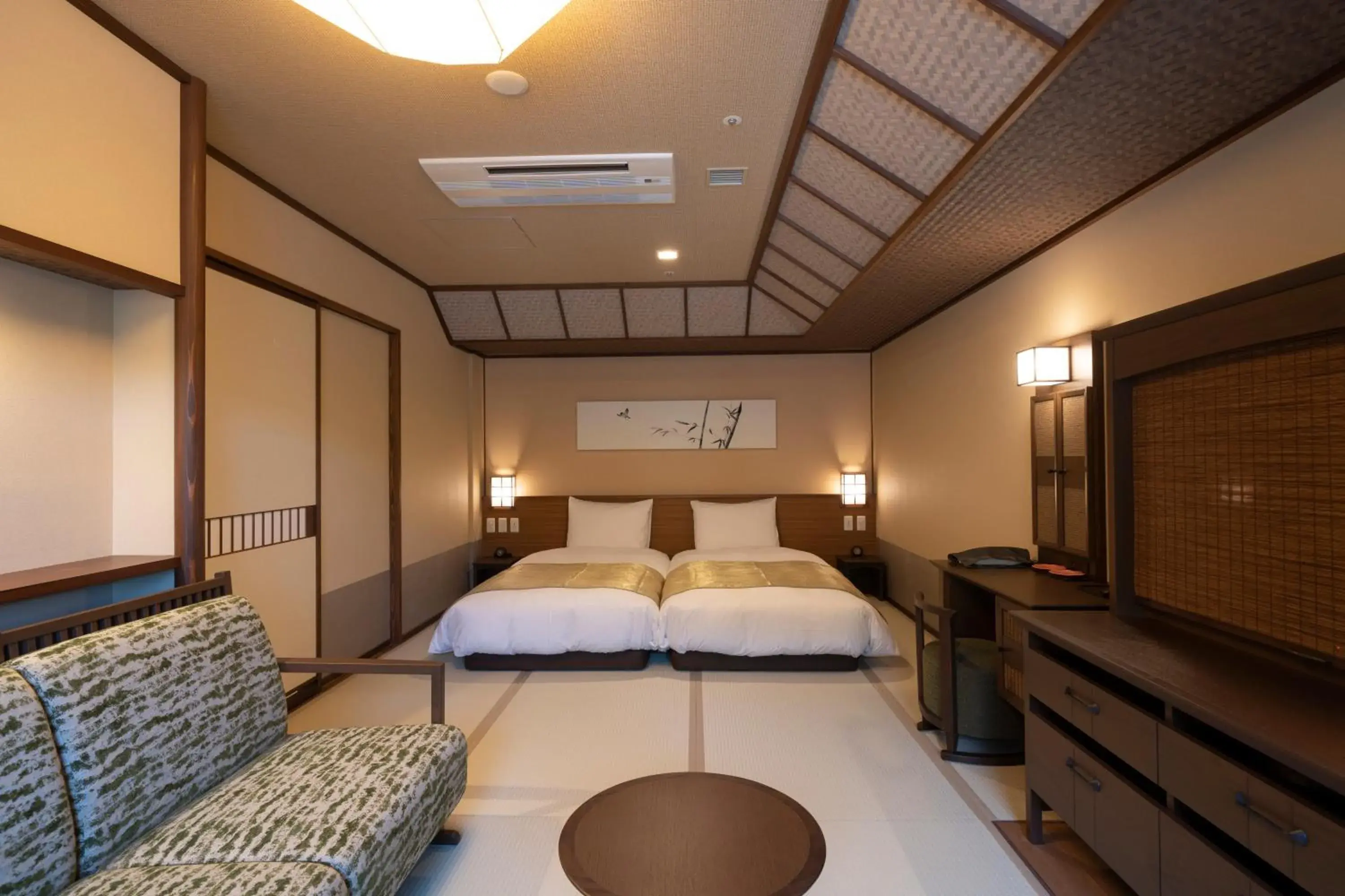 Hollywood Twin Room with Hot Spring Bath - single occupancy in Jozankei Onsen Yurakusoan Hollywood Twin Room with Hot Spring Bath - single occupancy in Jozankei Onsen Yurakusoan