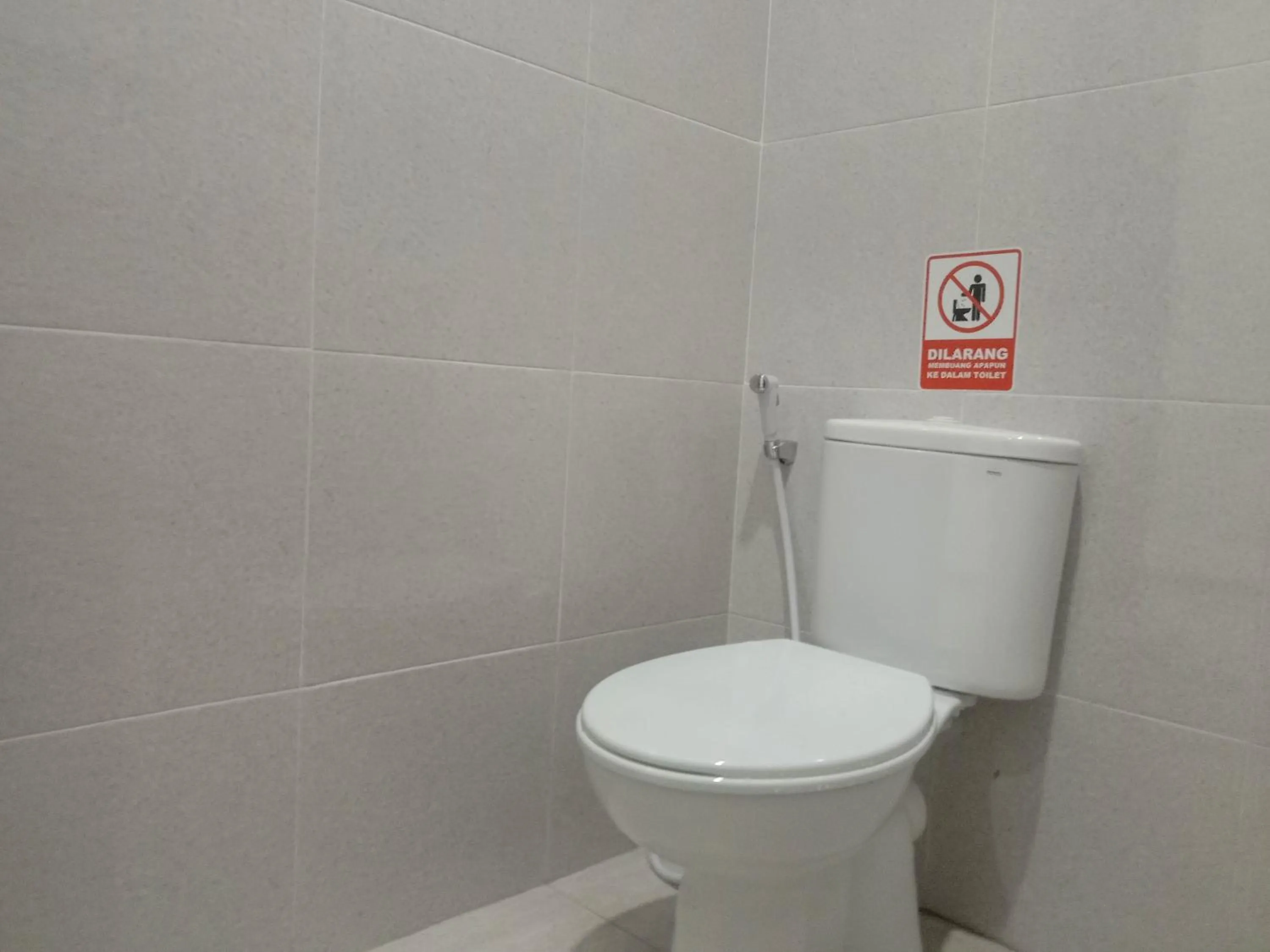 Bathroom in Urbanview Badran Residence Syariah Manahan