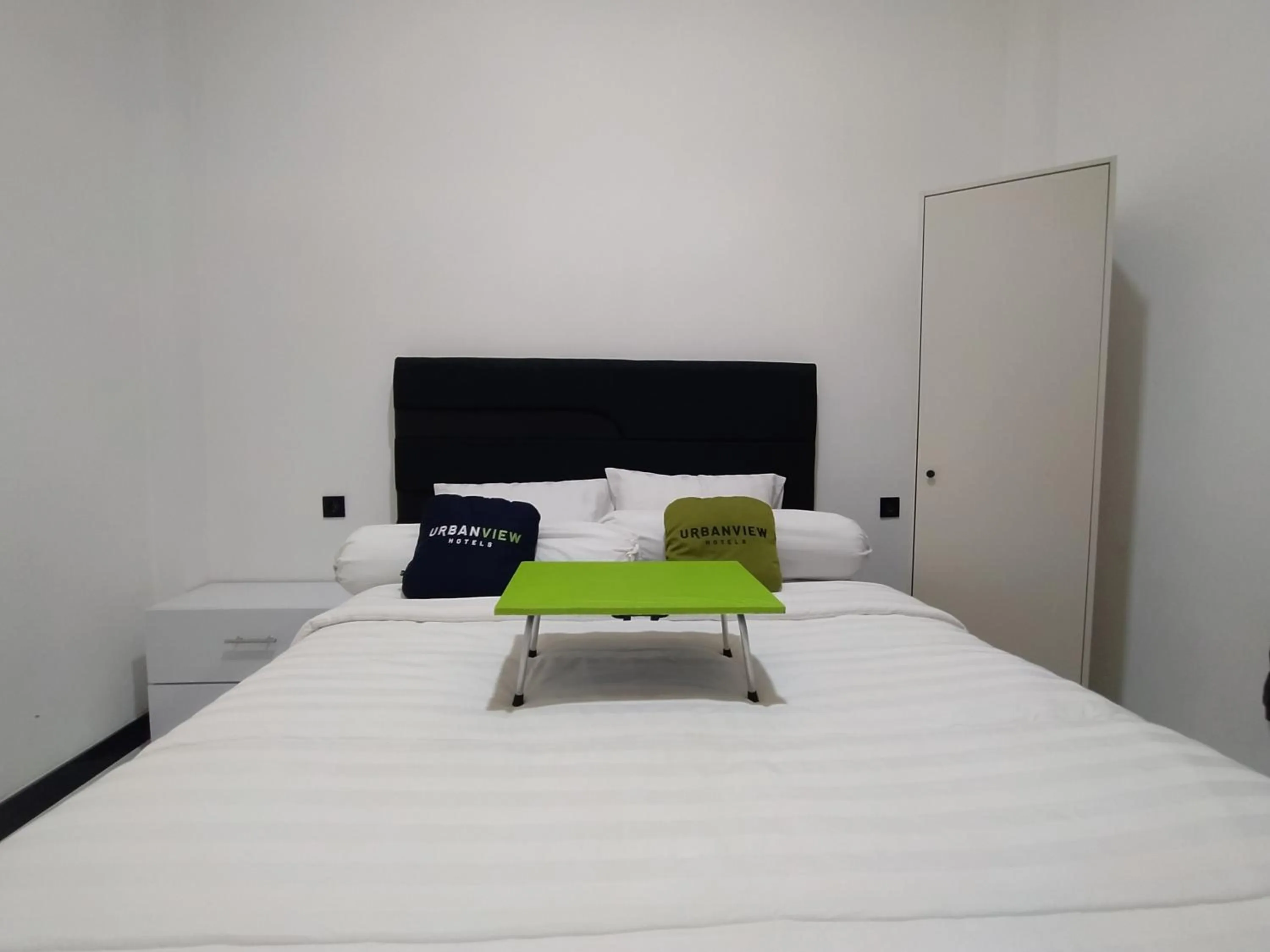 Bedroom, Bed in Urbanview Badran Residence Syariah Manahan