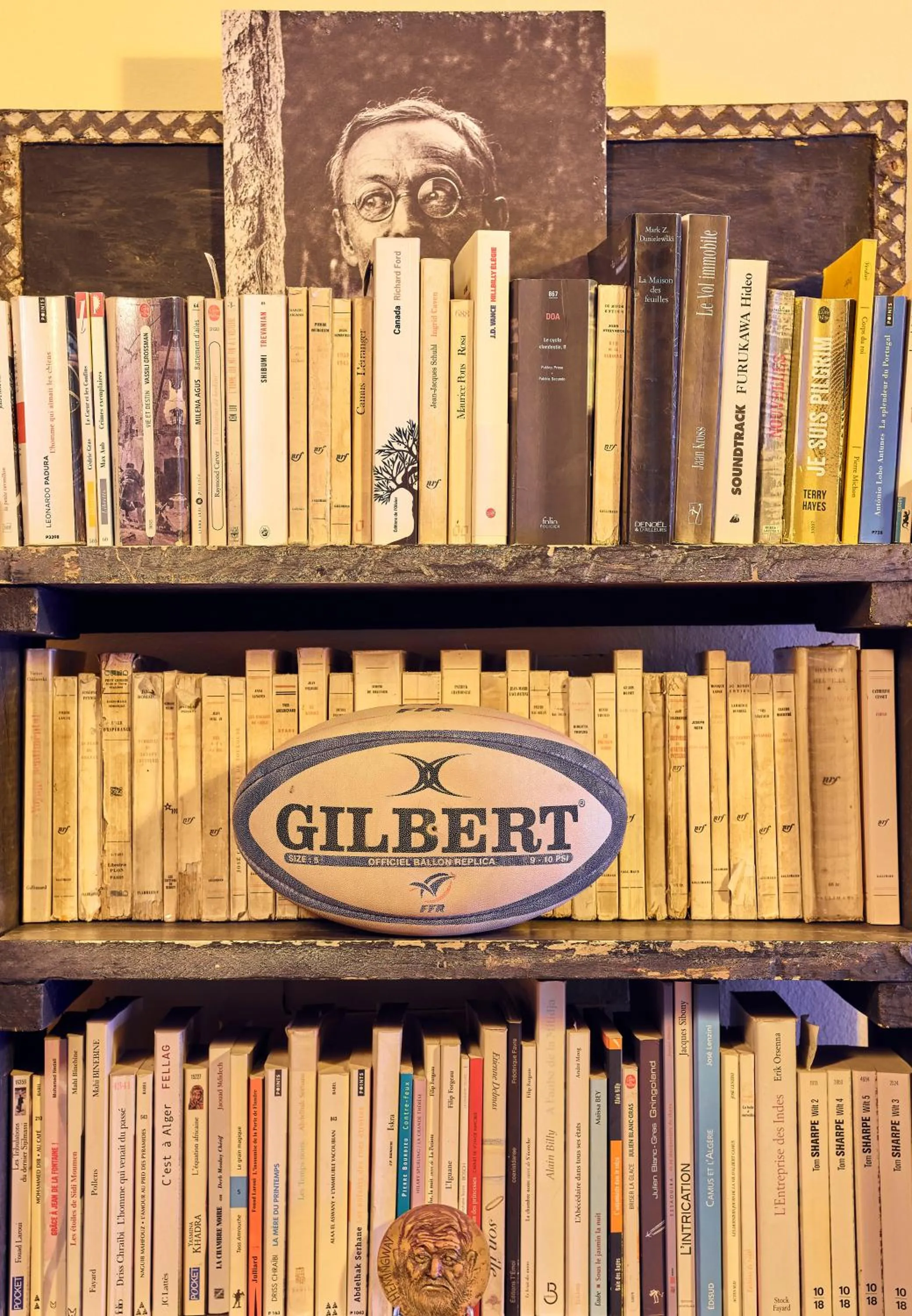 Library in Ryad Watier & SPA