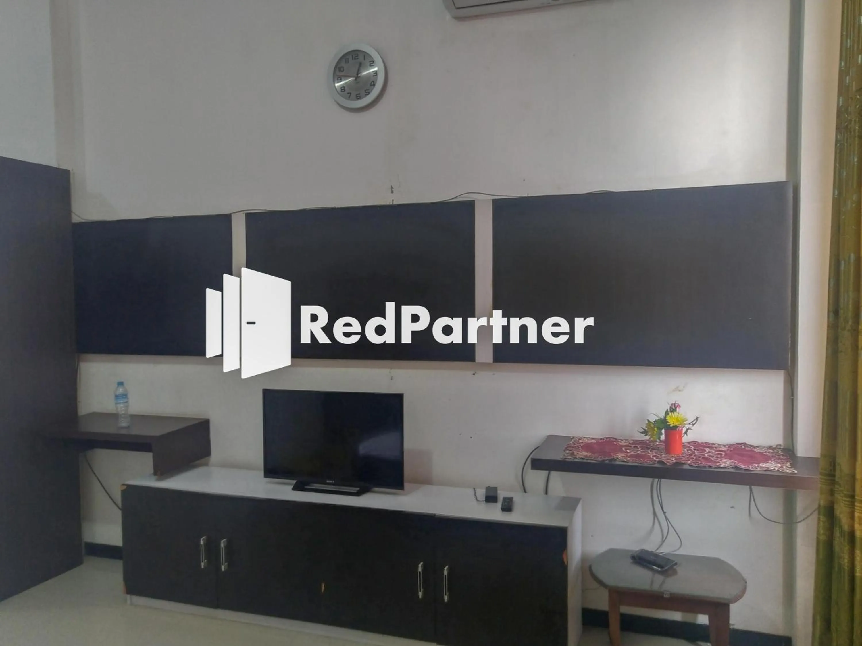 TV and multimedia in Riyani Residence At Jalan Ahmad Yani Pemalang Mitra RedDoorz