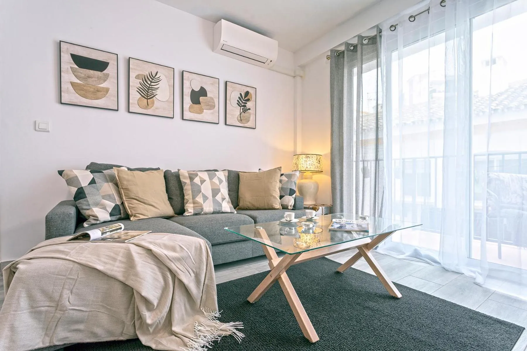 Living room, Bed in Rosa Marbella