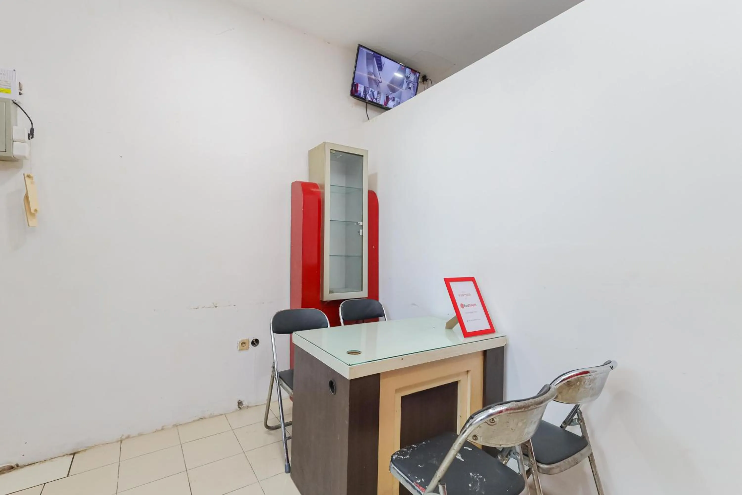 Property building in RedDoorz near Pasar Lama Serang