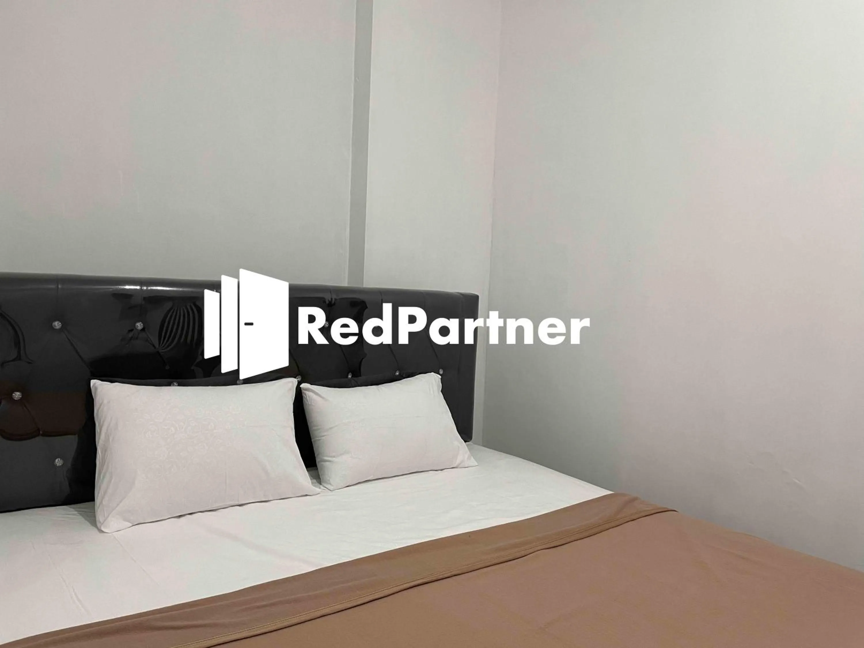 Bedroom, Bed in Hotel Pusponjolo Syariah Semarang Mitra RedDoorz