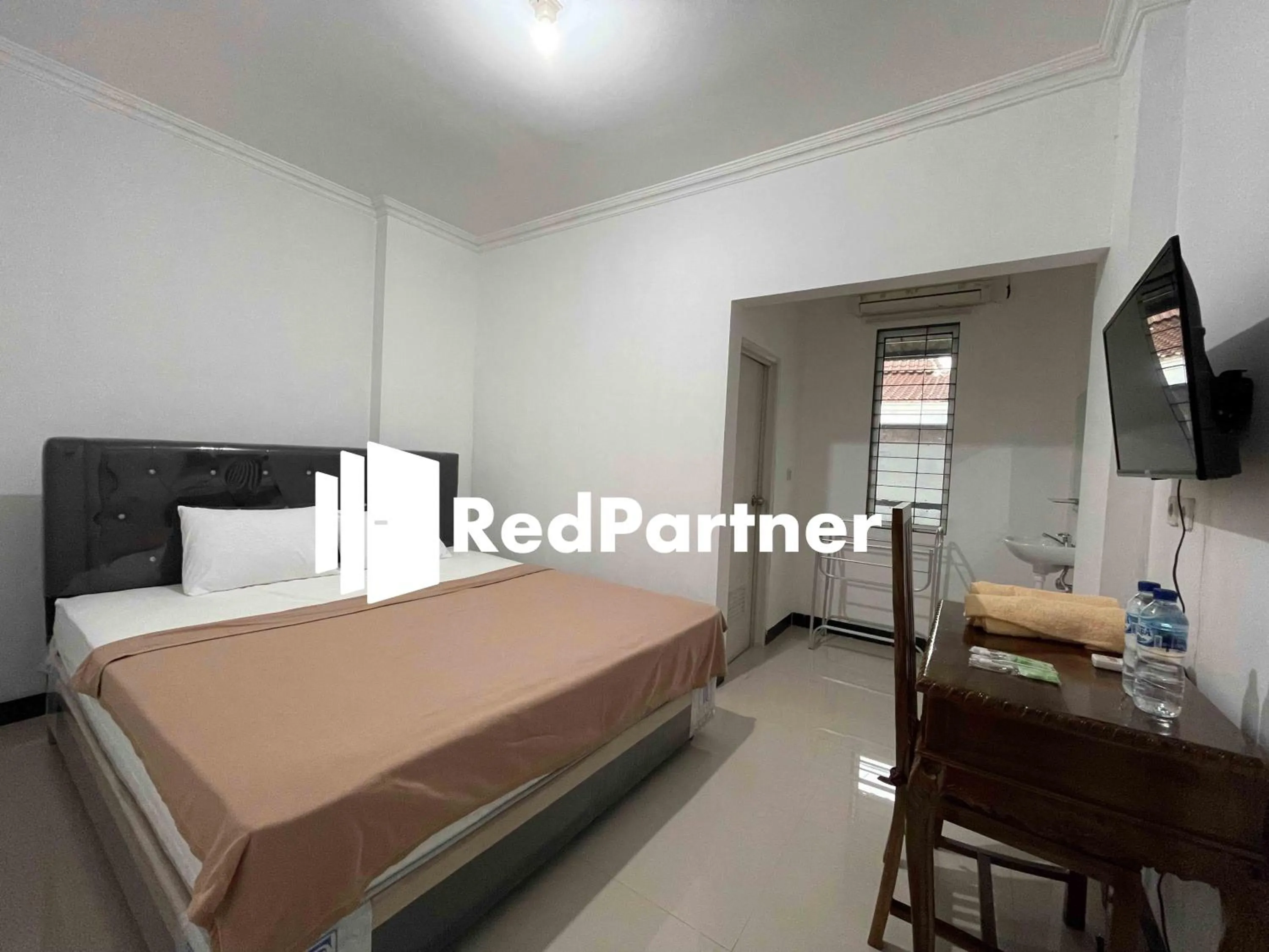 Bedroom, Bed in Hotel Pusponjolo Syariah Semarang Mitra RedDoorz