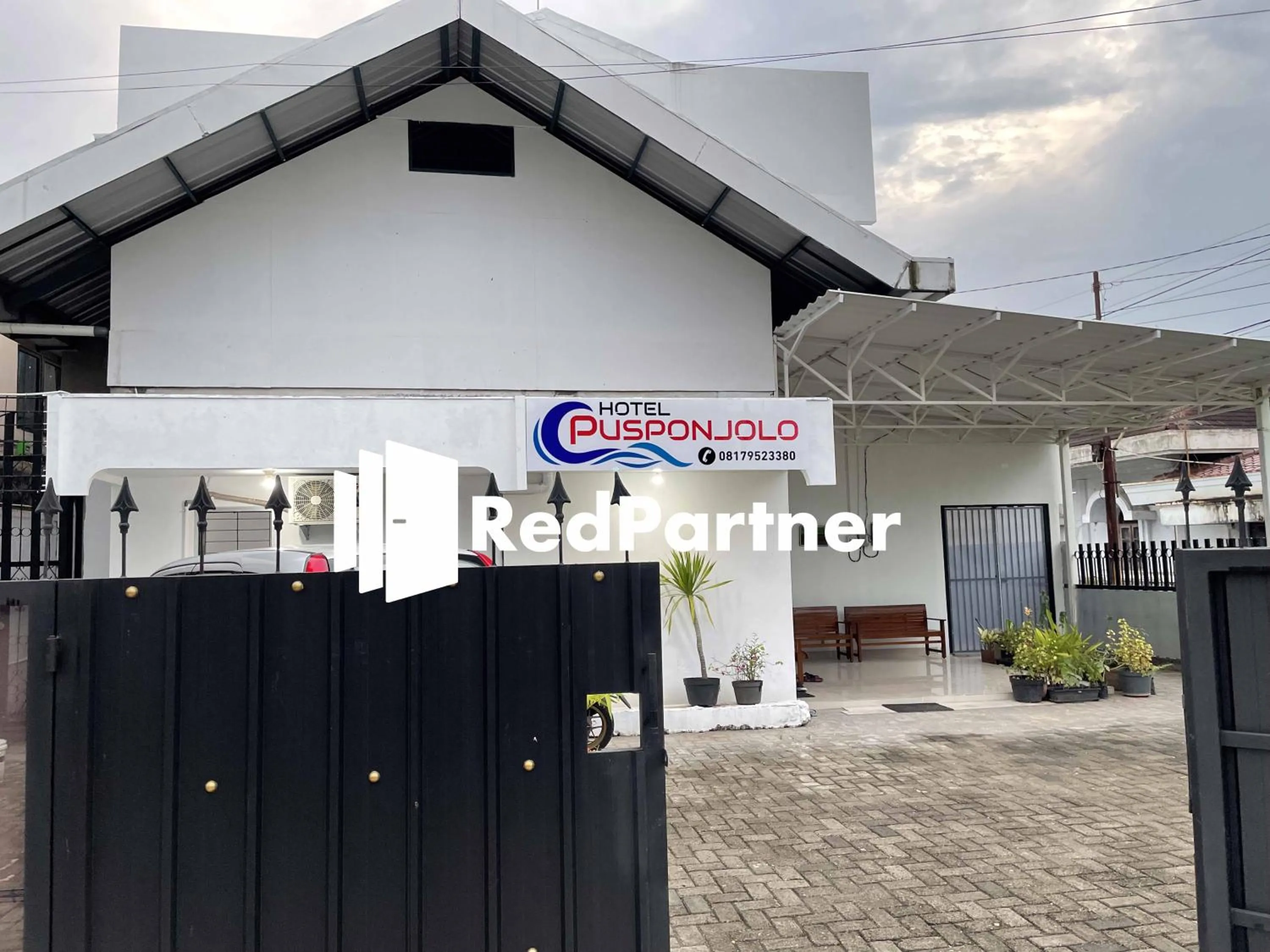 Property building in Hotel Pusponjolo Syariah Semarang Mitra RedDoorz