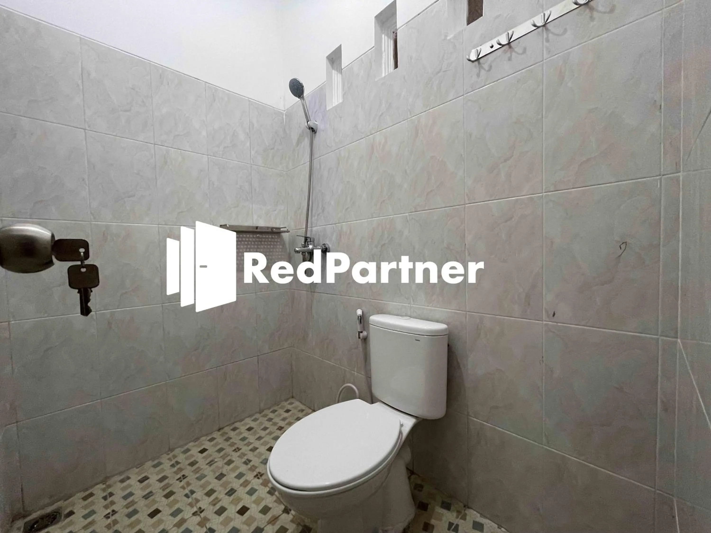 Bathroom in Hotel Pusponjolo Syariah Semarang Mitra RedDoorz