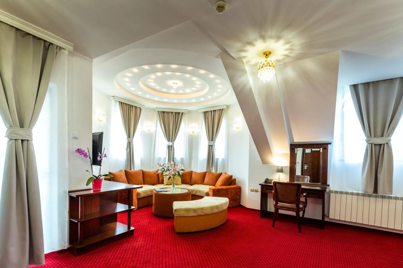 Garni Hotel Royal Crown