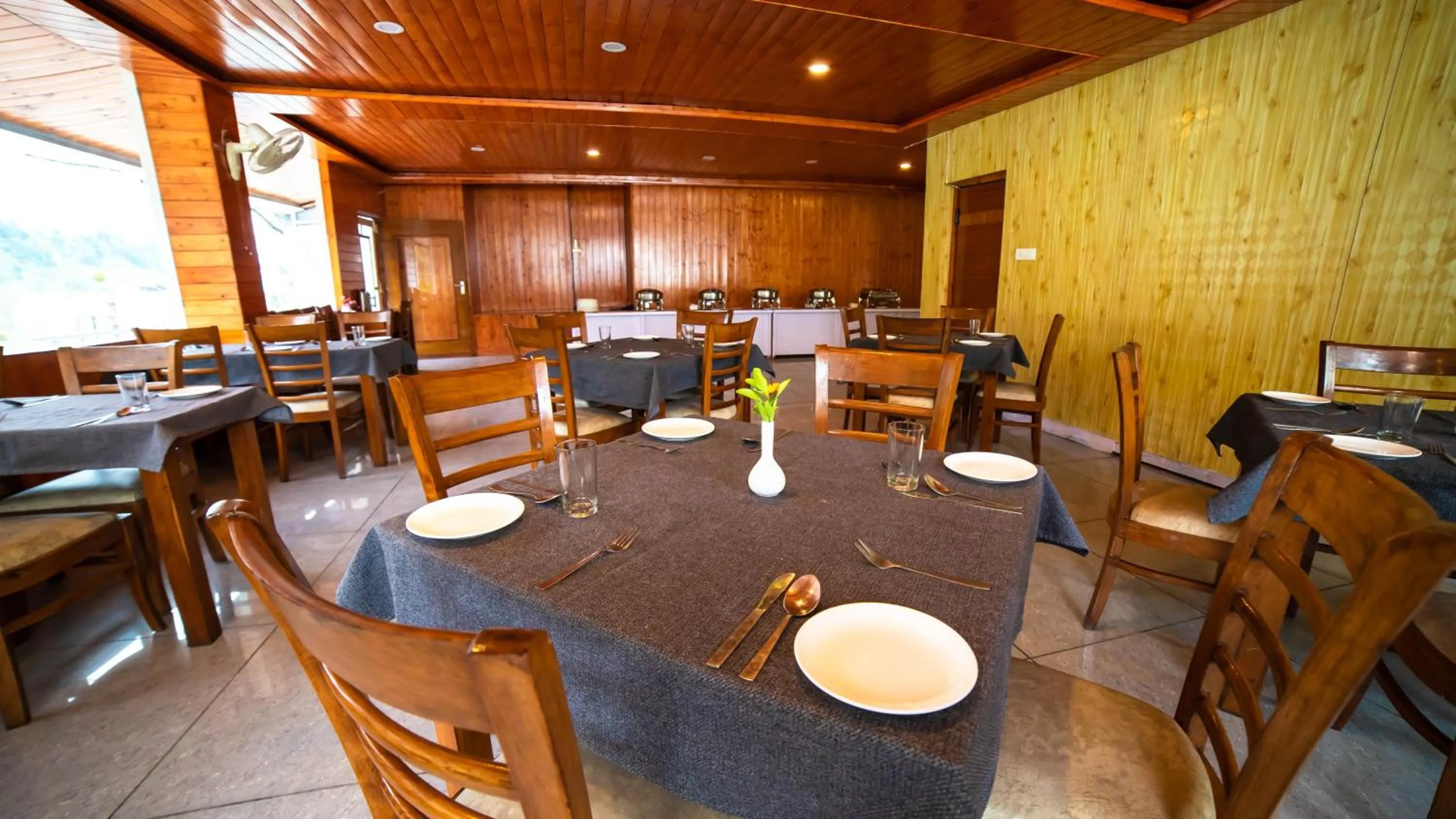 Restaurant/places to eat in Vaayu Resorts And Spa