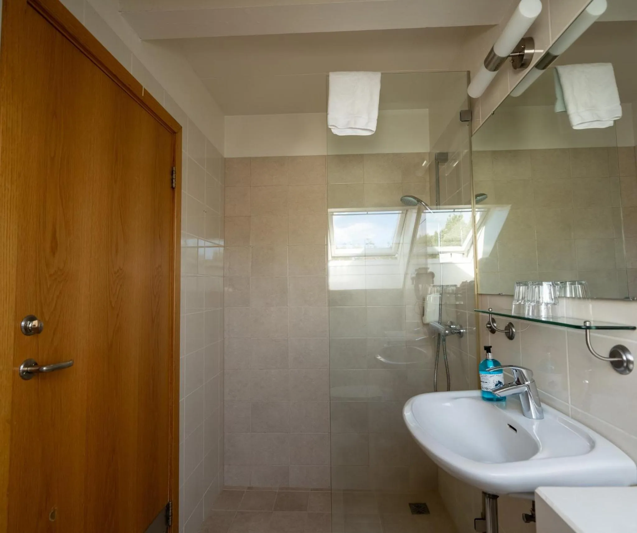 Bathroom in Hotel Breiddalsvik