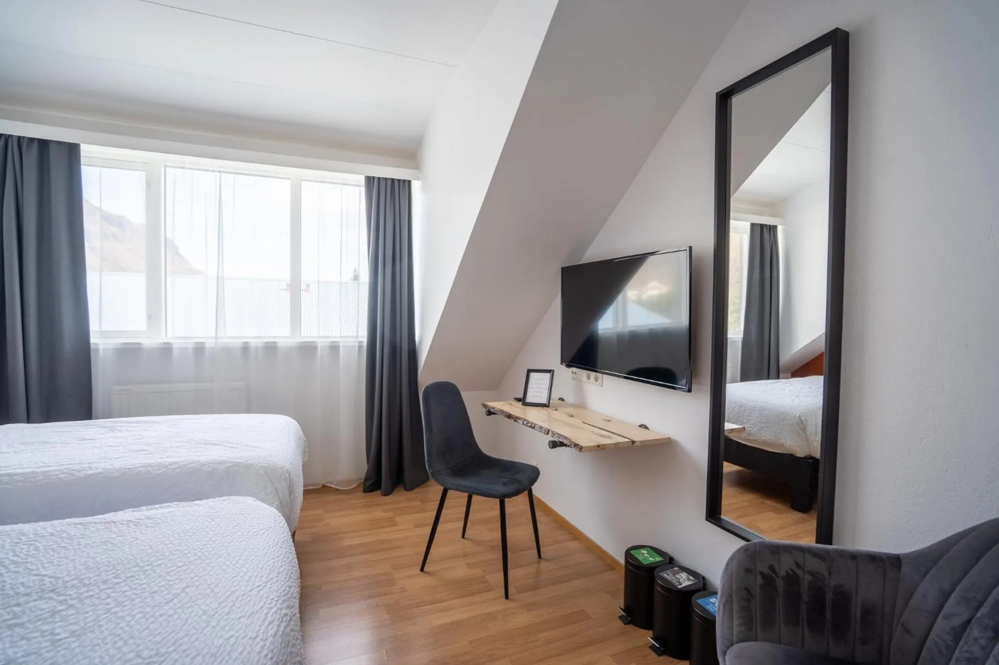 Bedroom, Bed in Hotel Breiddalsvik