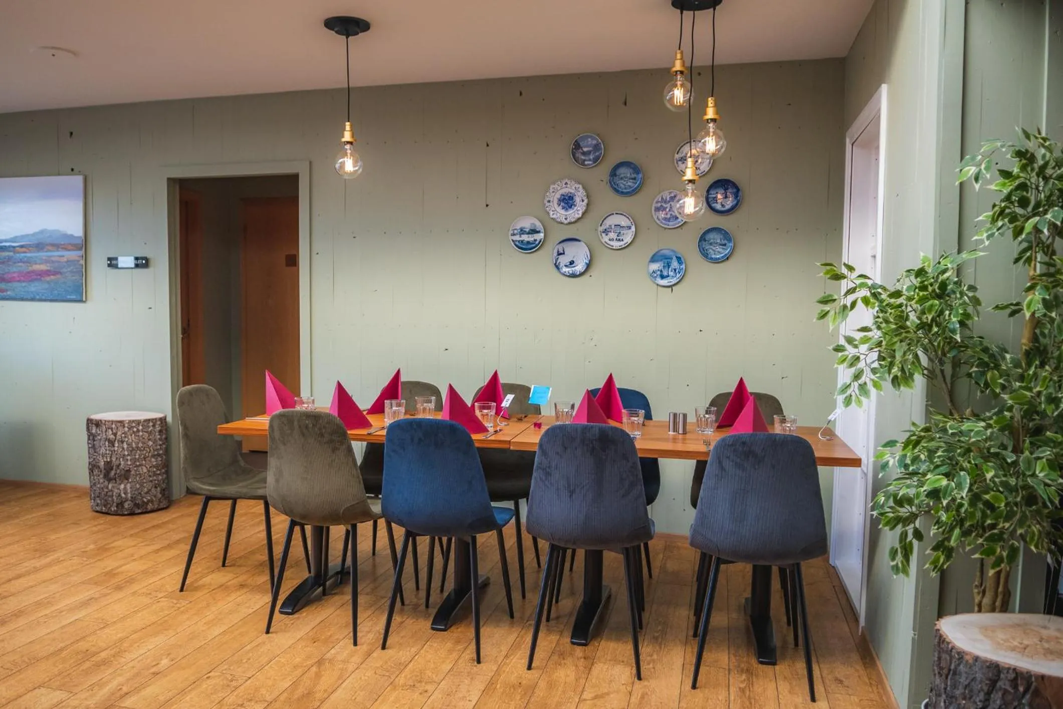 Restaurant/places to eat in Hotel Breiddalsvik