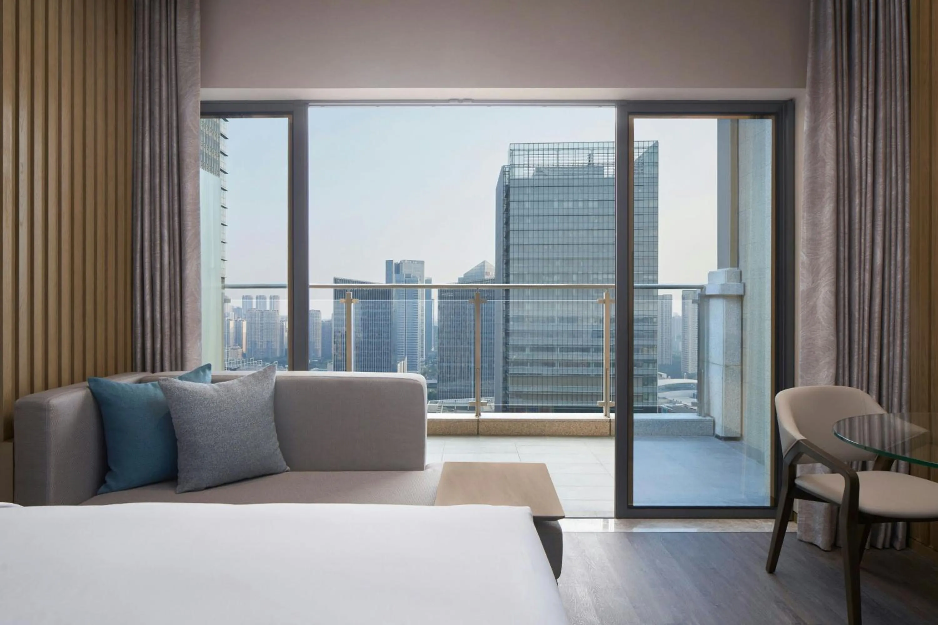 Photo of the whole room, Bed in Courtyard by Marriott Foshan