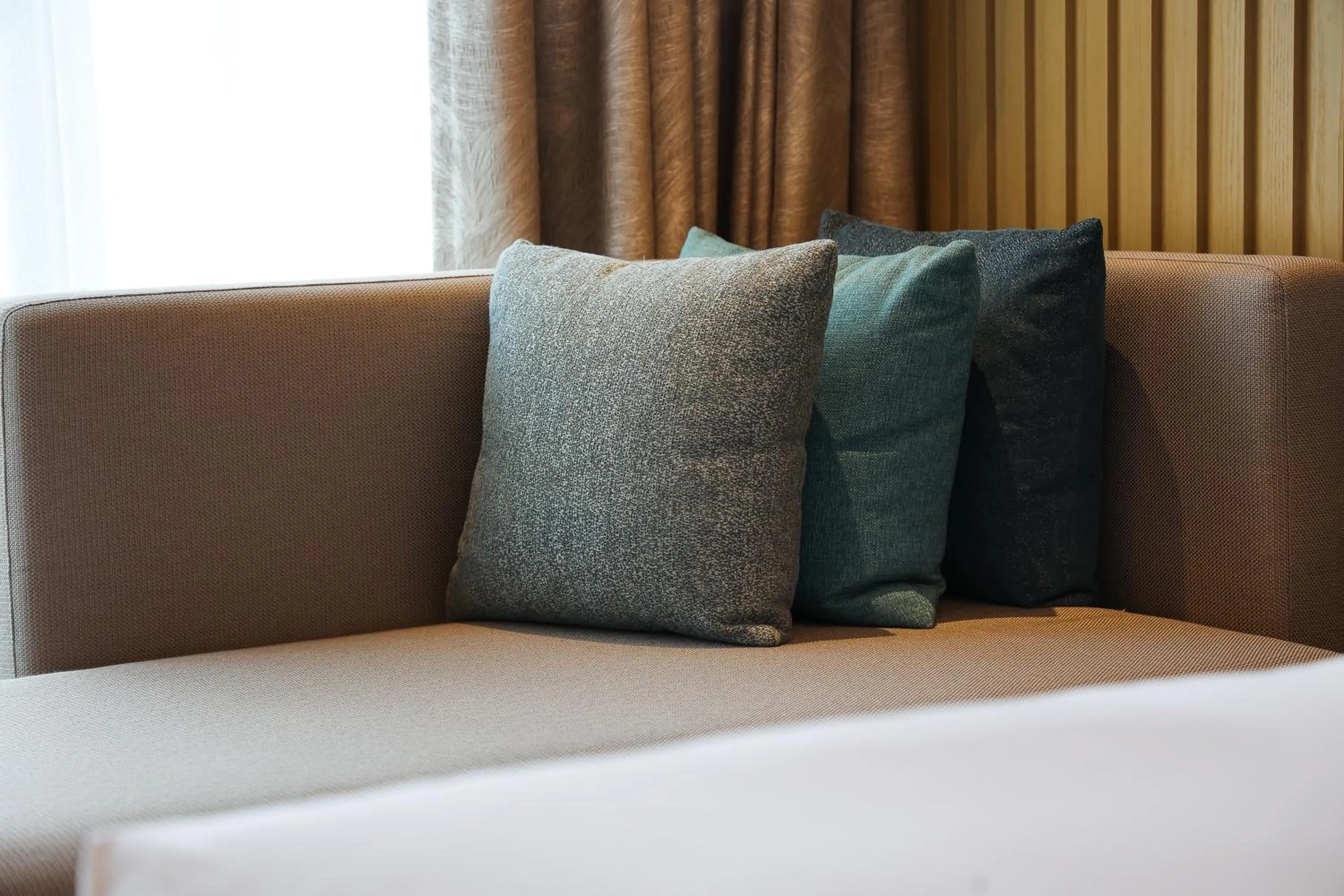 Seating area, Bed in Foshan Marriott Hotel