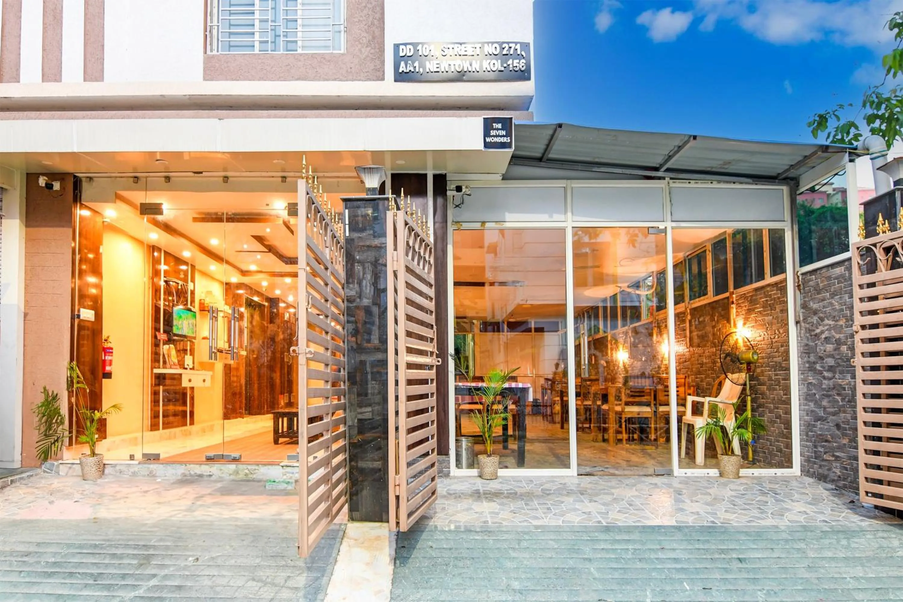 Facade/entrance in Collection O New Town DD Block