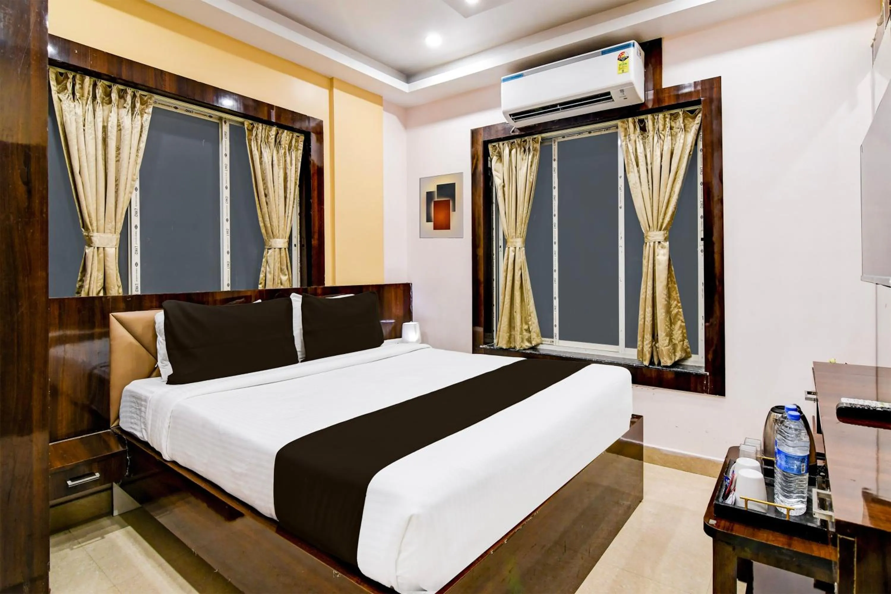 Bedroom, Bed in Collection O New Town DD Block