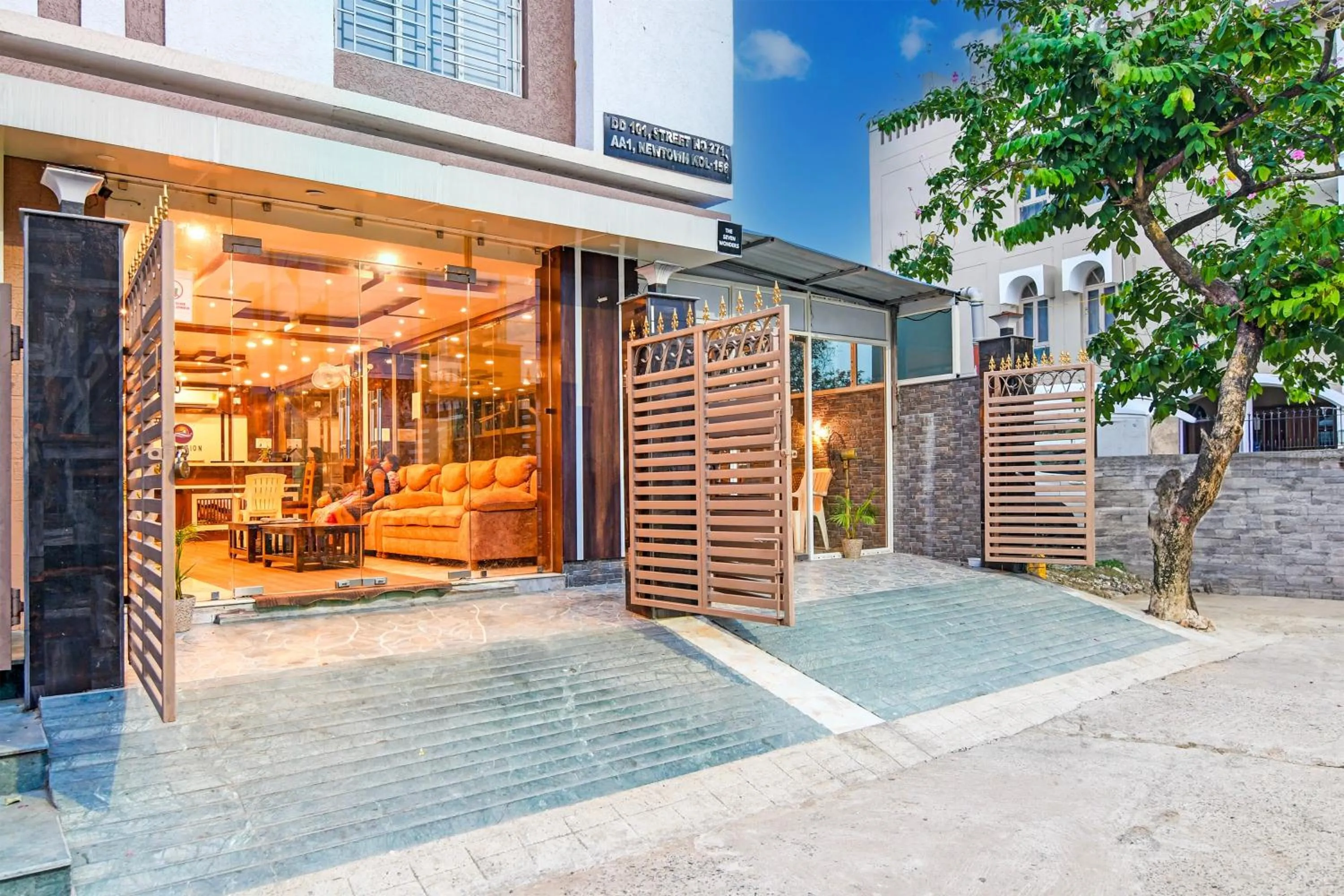 Facade/entrance in Collection O New Town DD Block