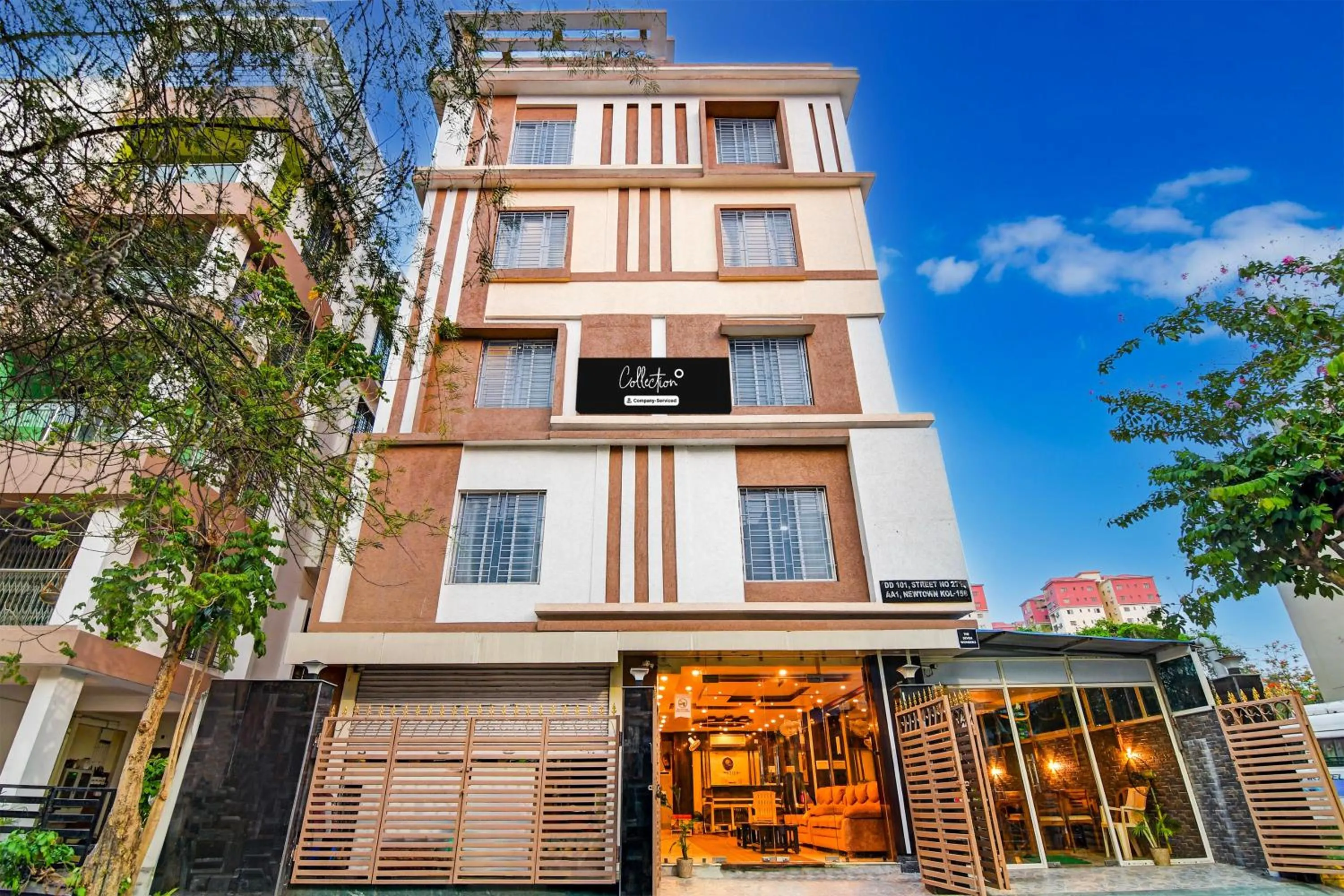 Facade/entrance in Collection O New Town DD Block