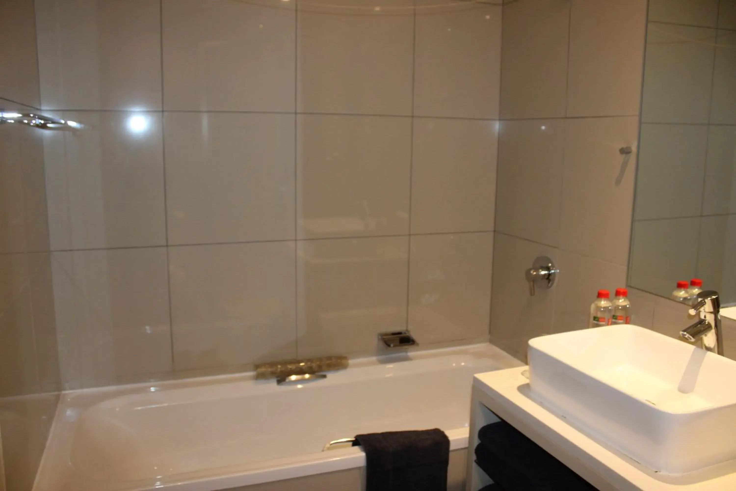 Standard King Room in The Caledon Hotel and Spa Standard King Room in The Caledon Hotel and Spa