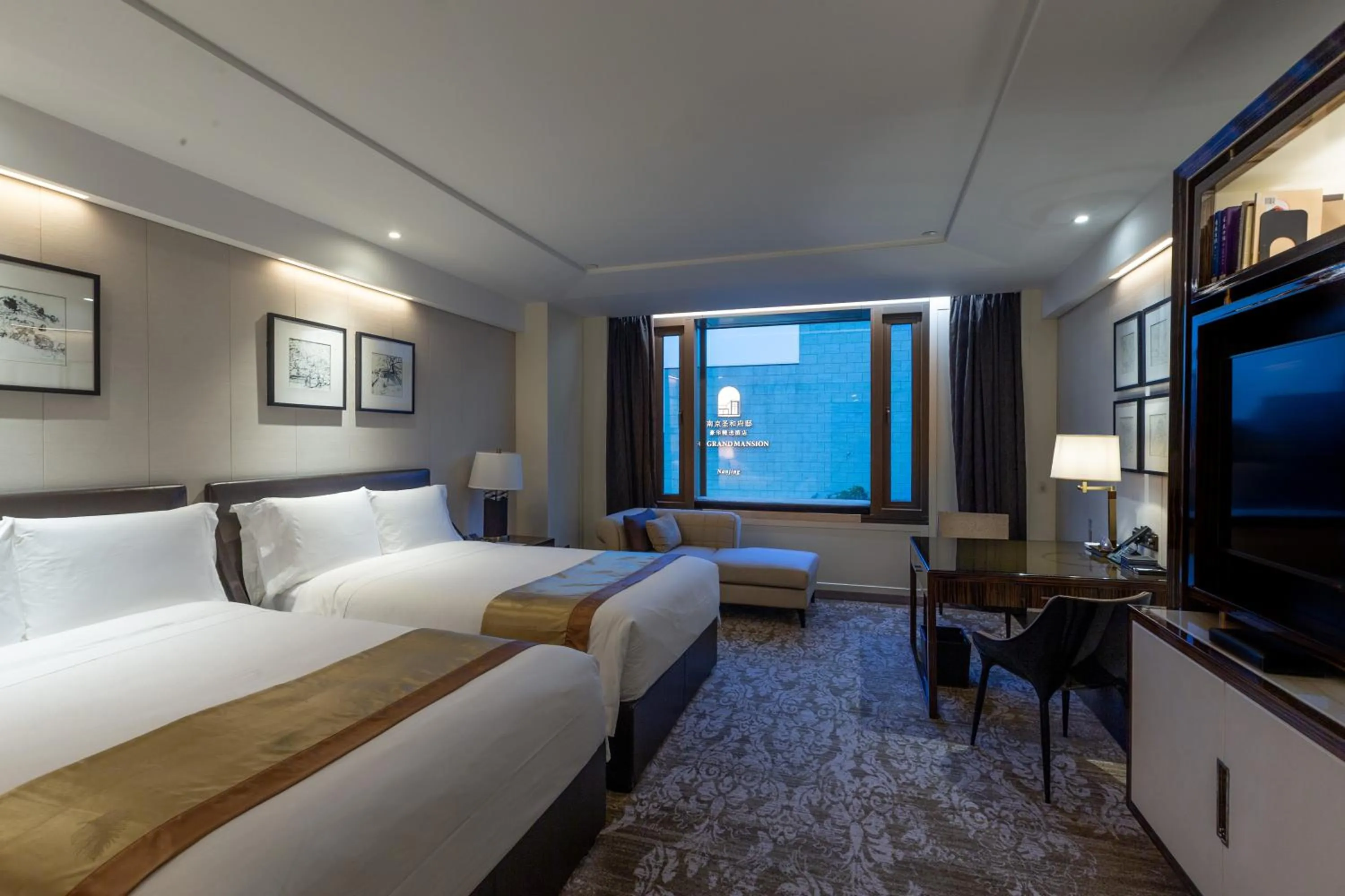 Bed in The Grand Mansion Hotel,Nanjing