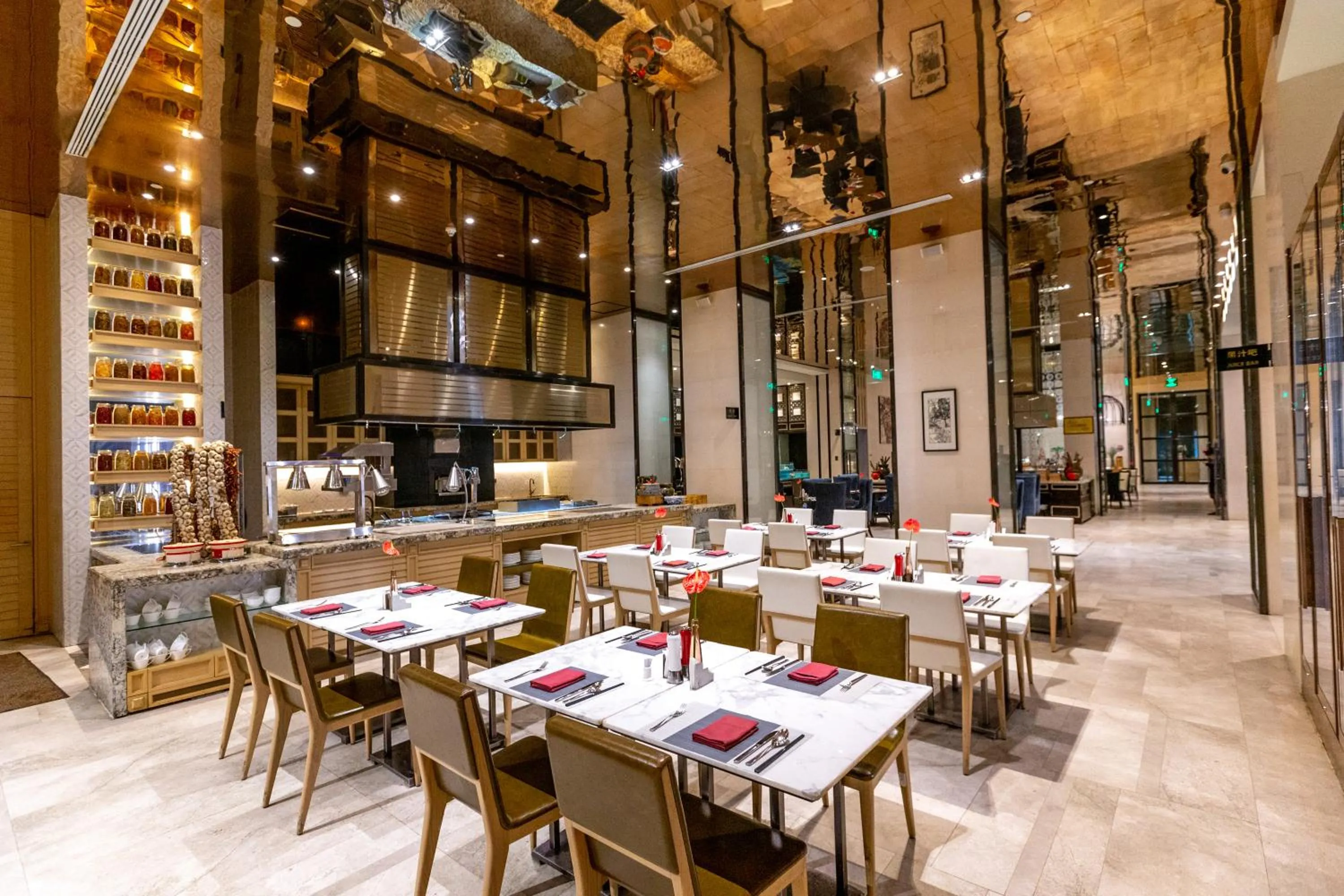 Restaurant/places to eat in The Grand Mansion Hotel,Nanjing