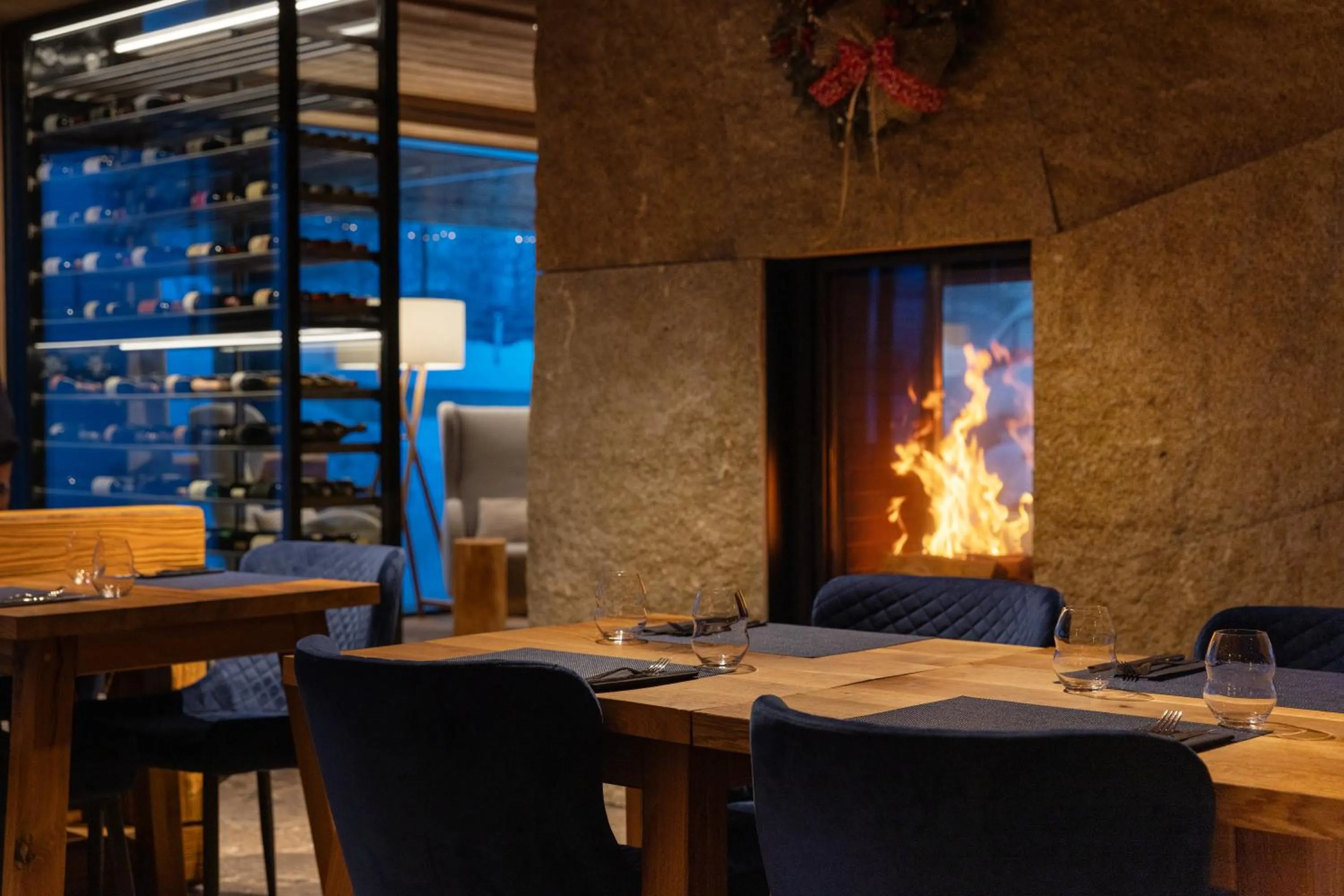 Restaurant/places to eat in Aldrov Resort