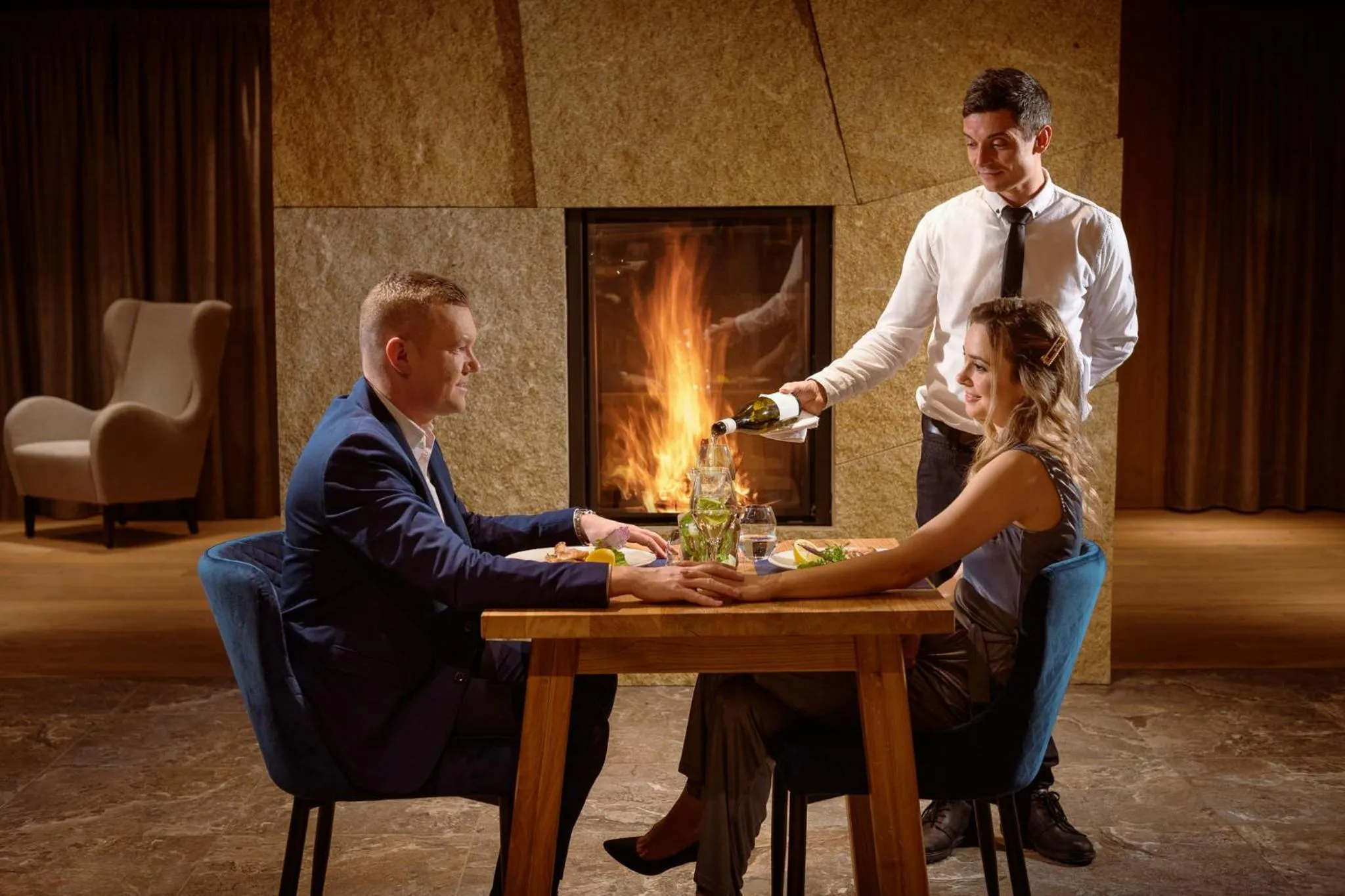 Restaurant/places to eat in Aldrov Resort