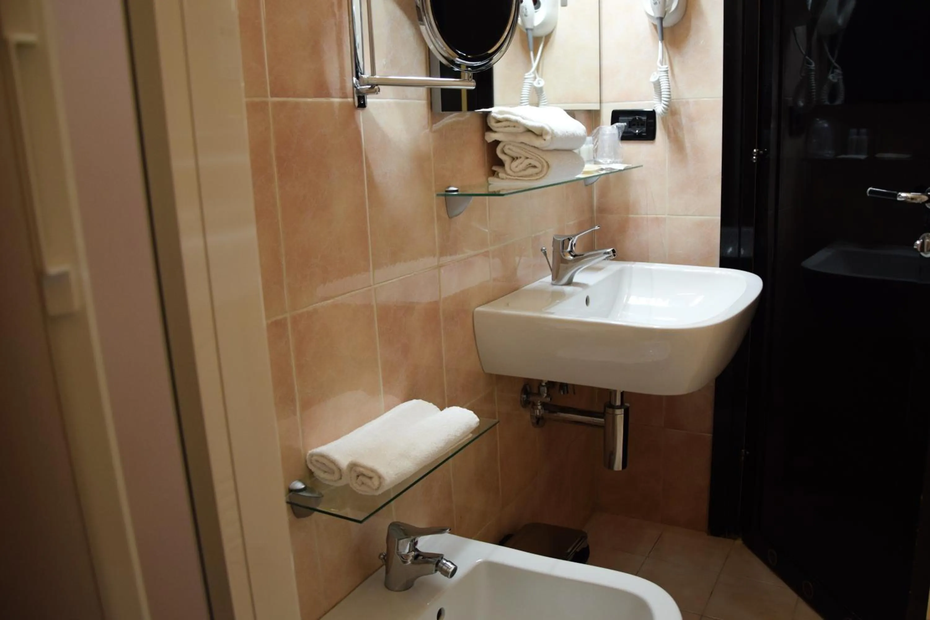 Bathroom in Hotel Valentino Du Parc