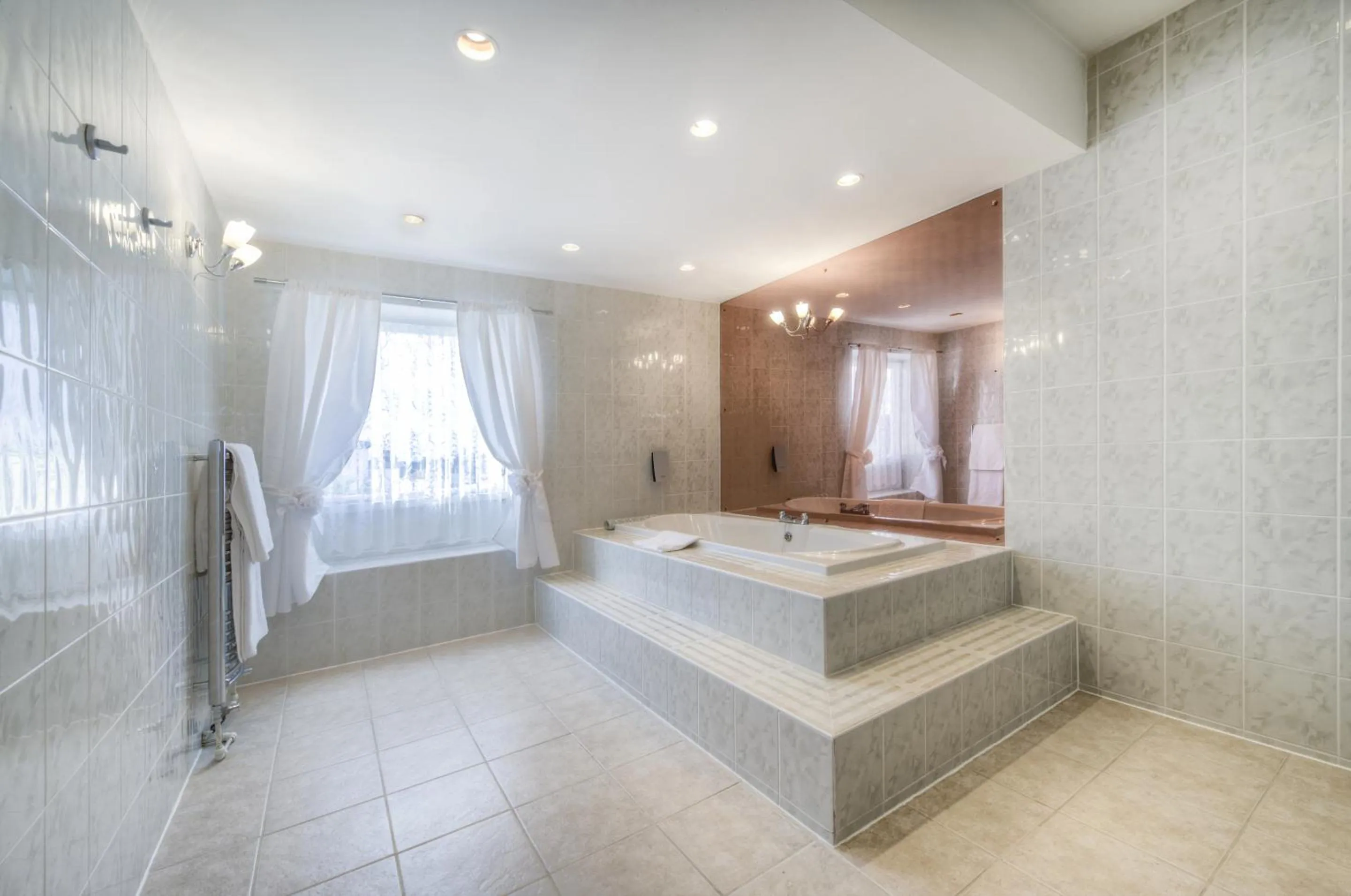 Bathroom in The Dolphin Hotel