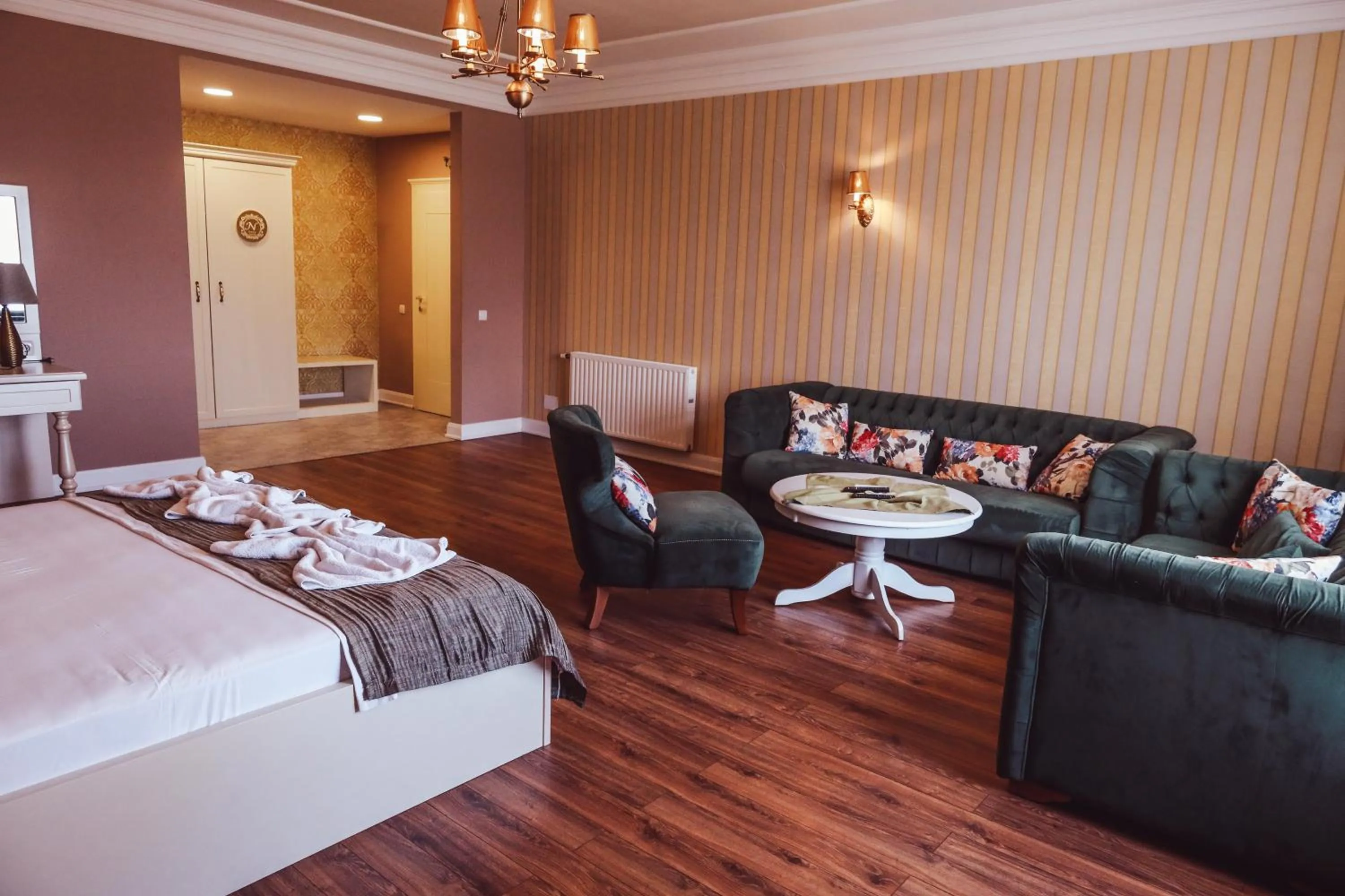 Deluxe Double Room in Nafron Hotel