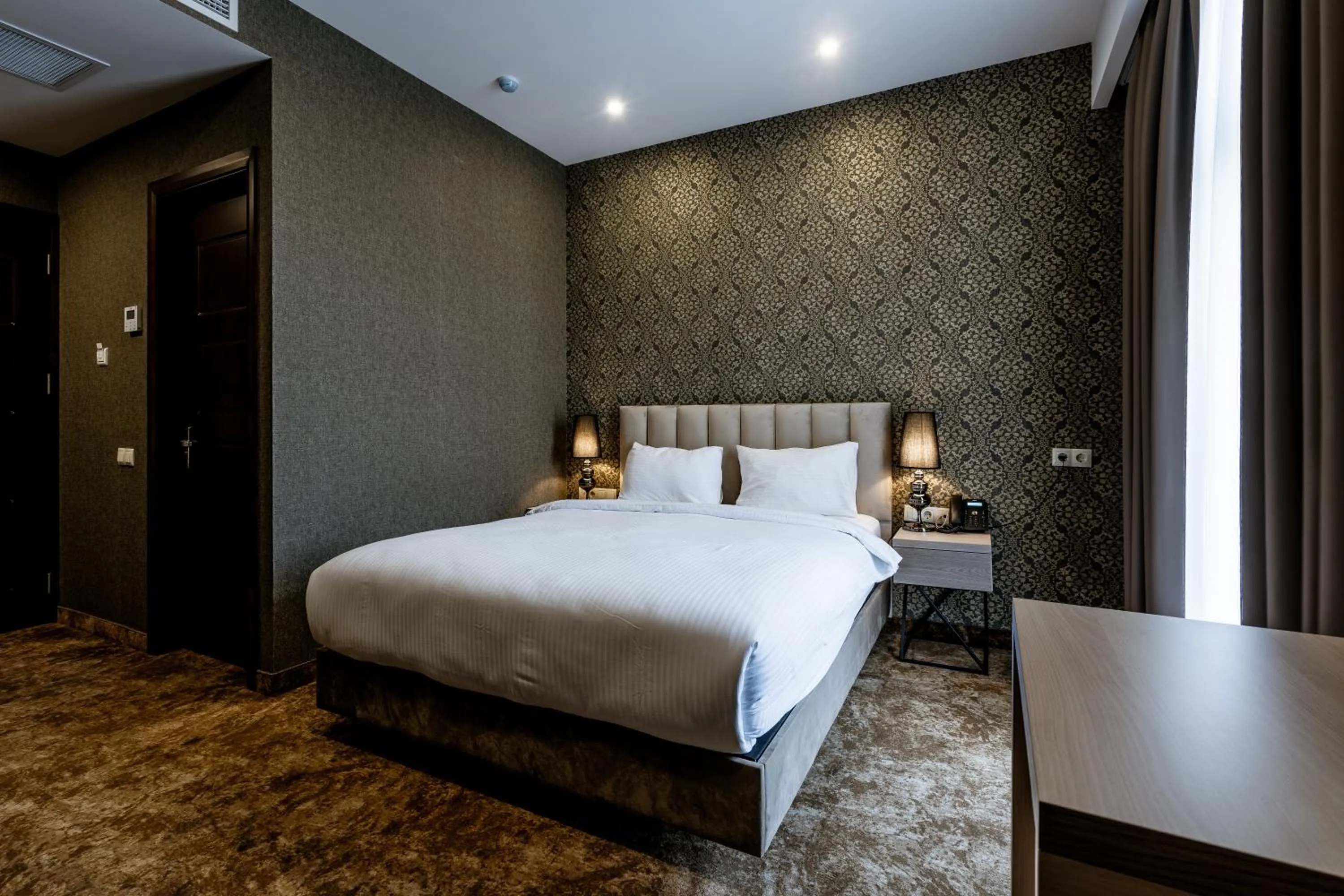 Single Room with Balcony - single occupancy in toranim