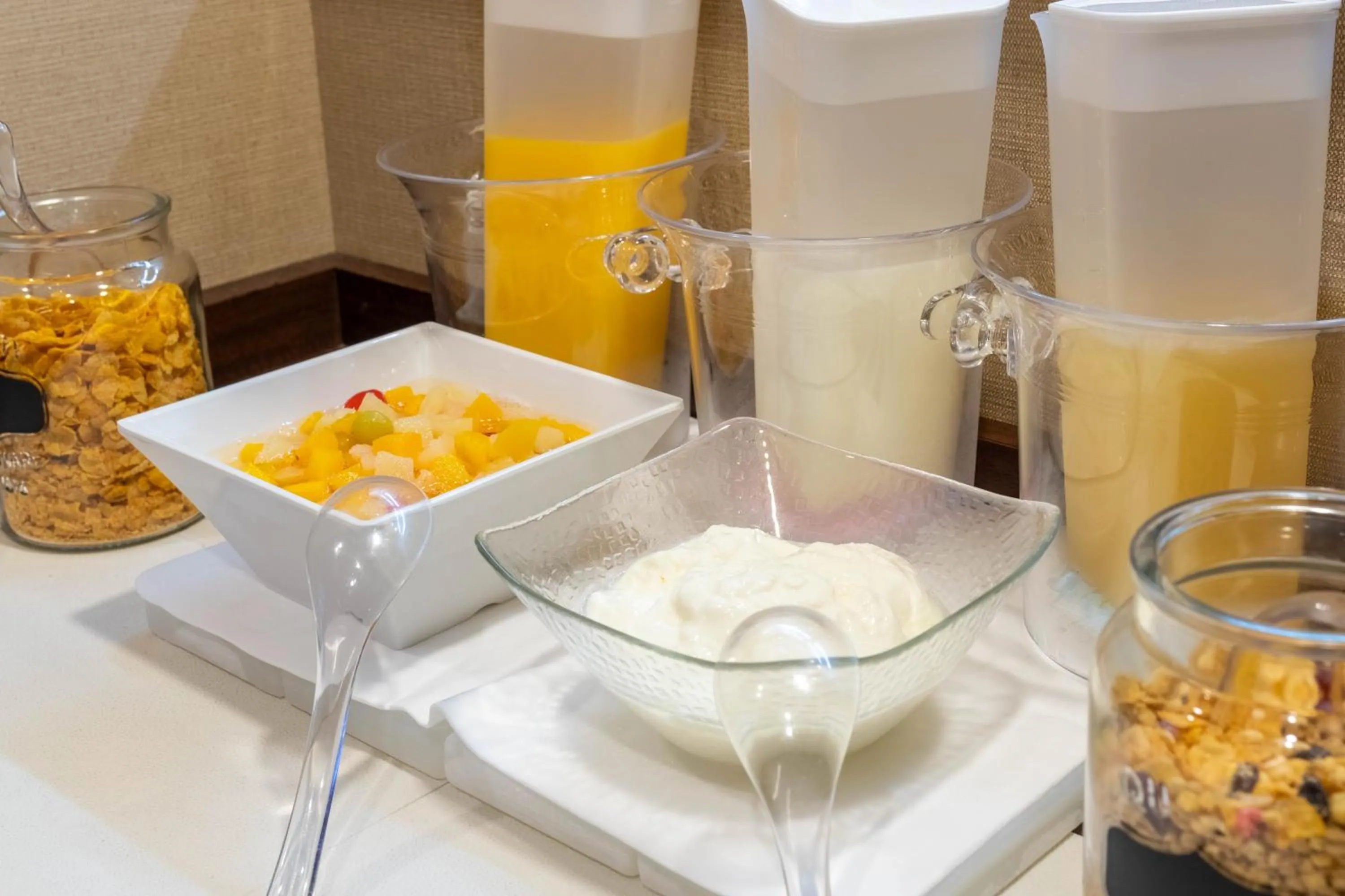 Buffet breakfast in Hotel Sanrriott Osaka Hommachi