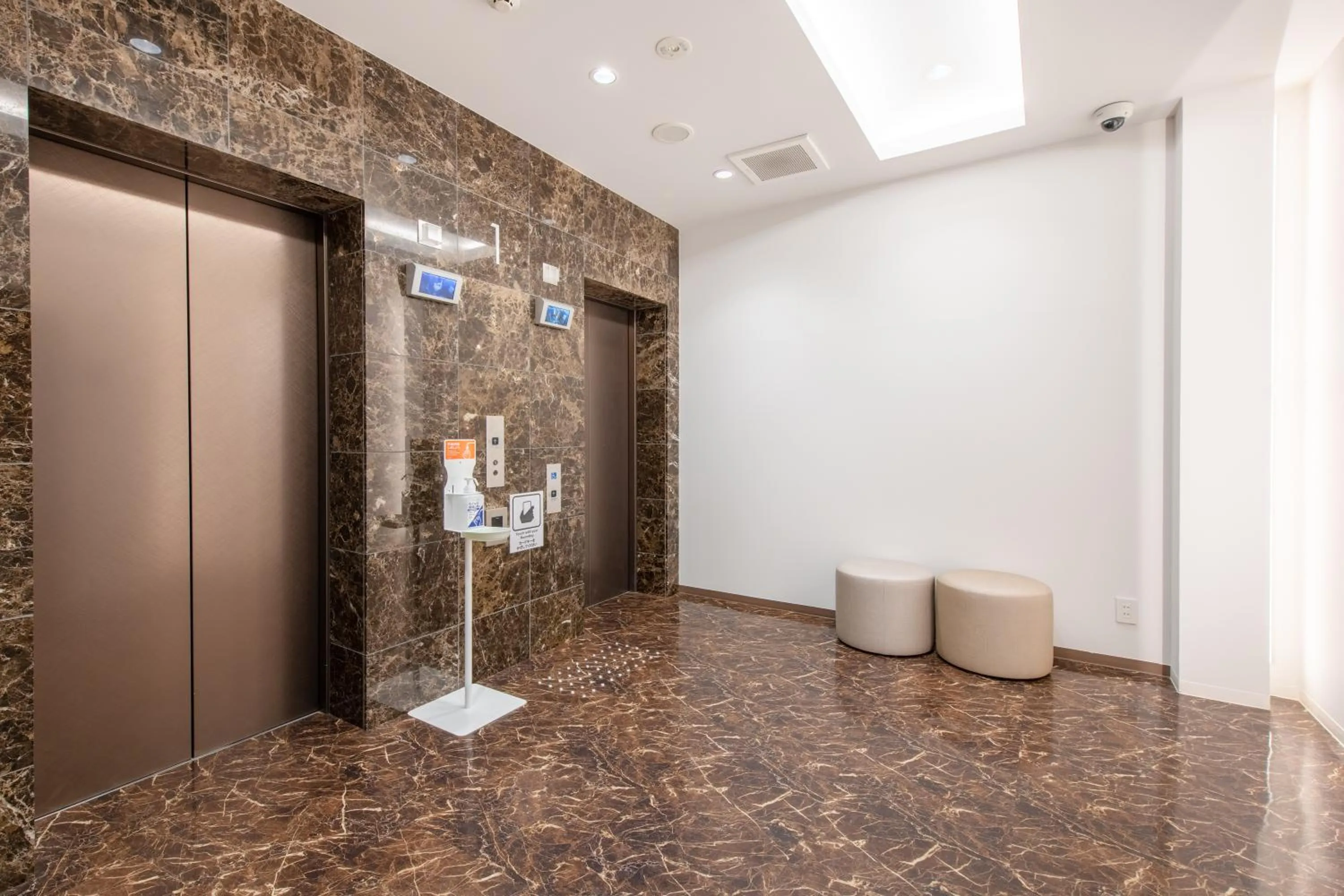 Lobby or reception in Hotel Sanrriott Osaka Hommachi