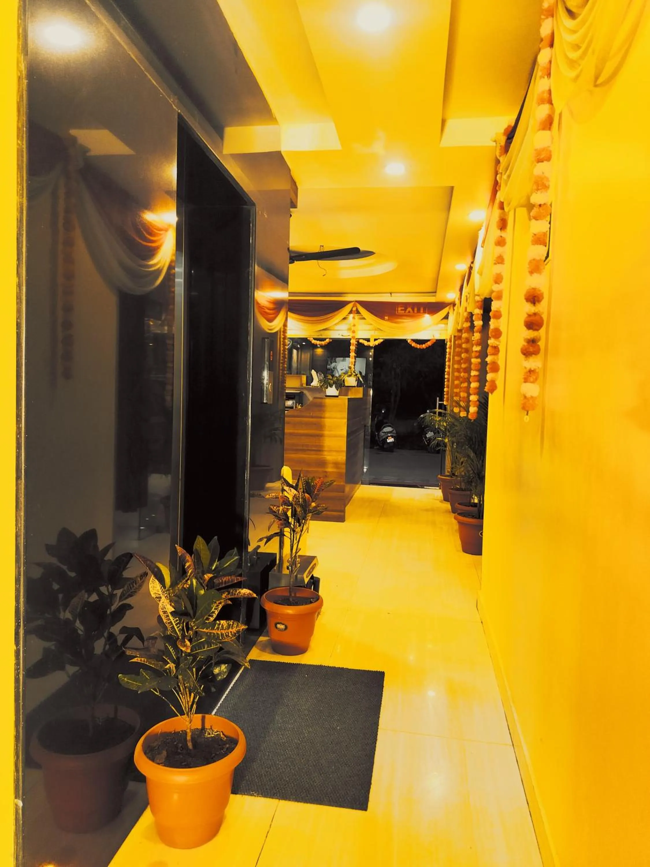 Lobby or reception in HOTEL R K PALACE Bhopal