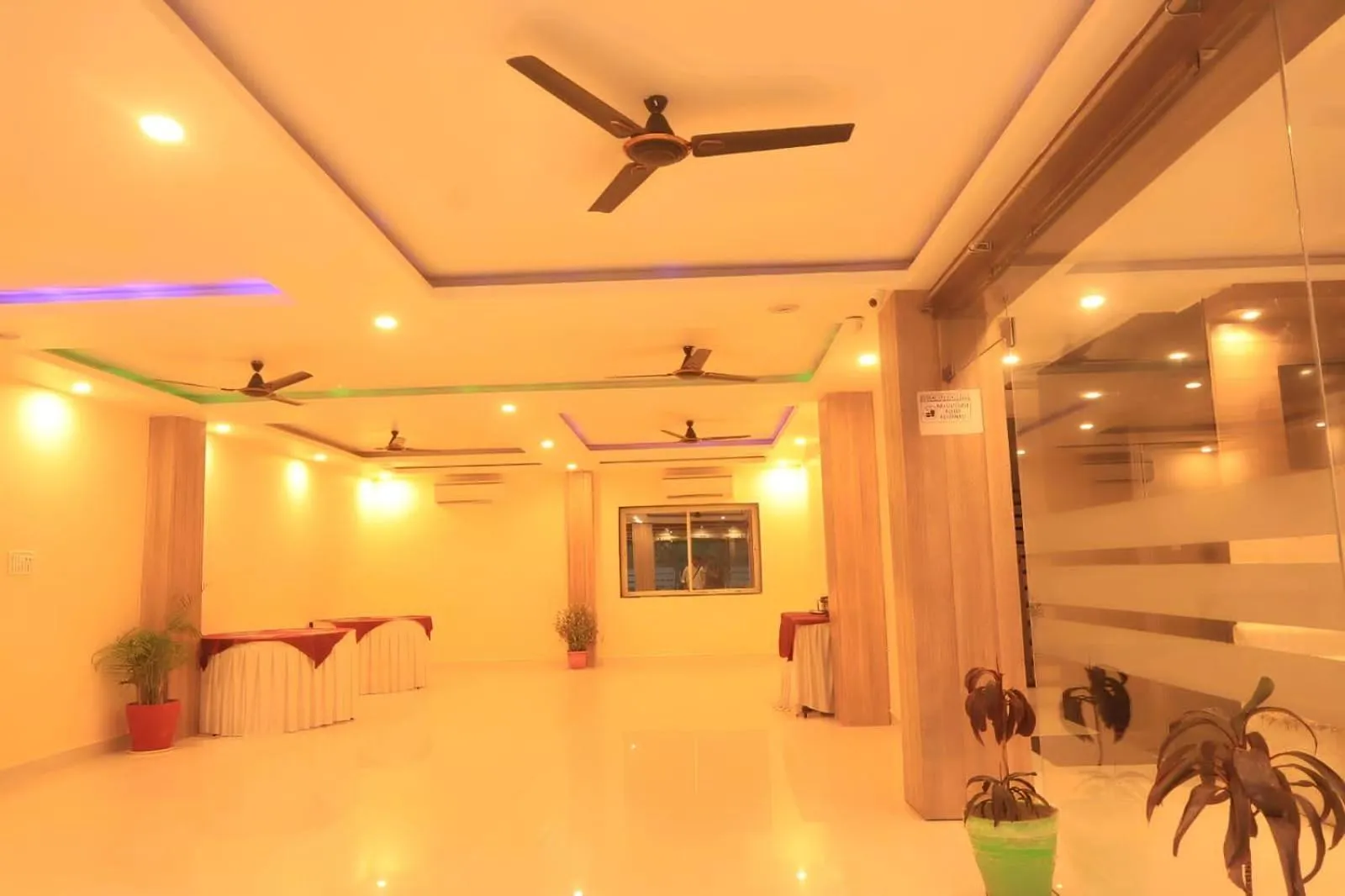 Banquet/Function facilities in HOTEL R K PALACE Bhopal