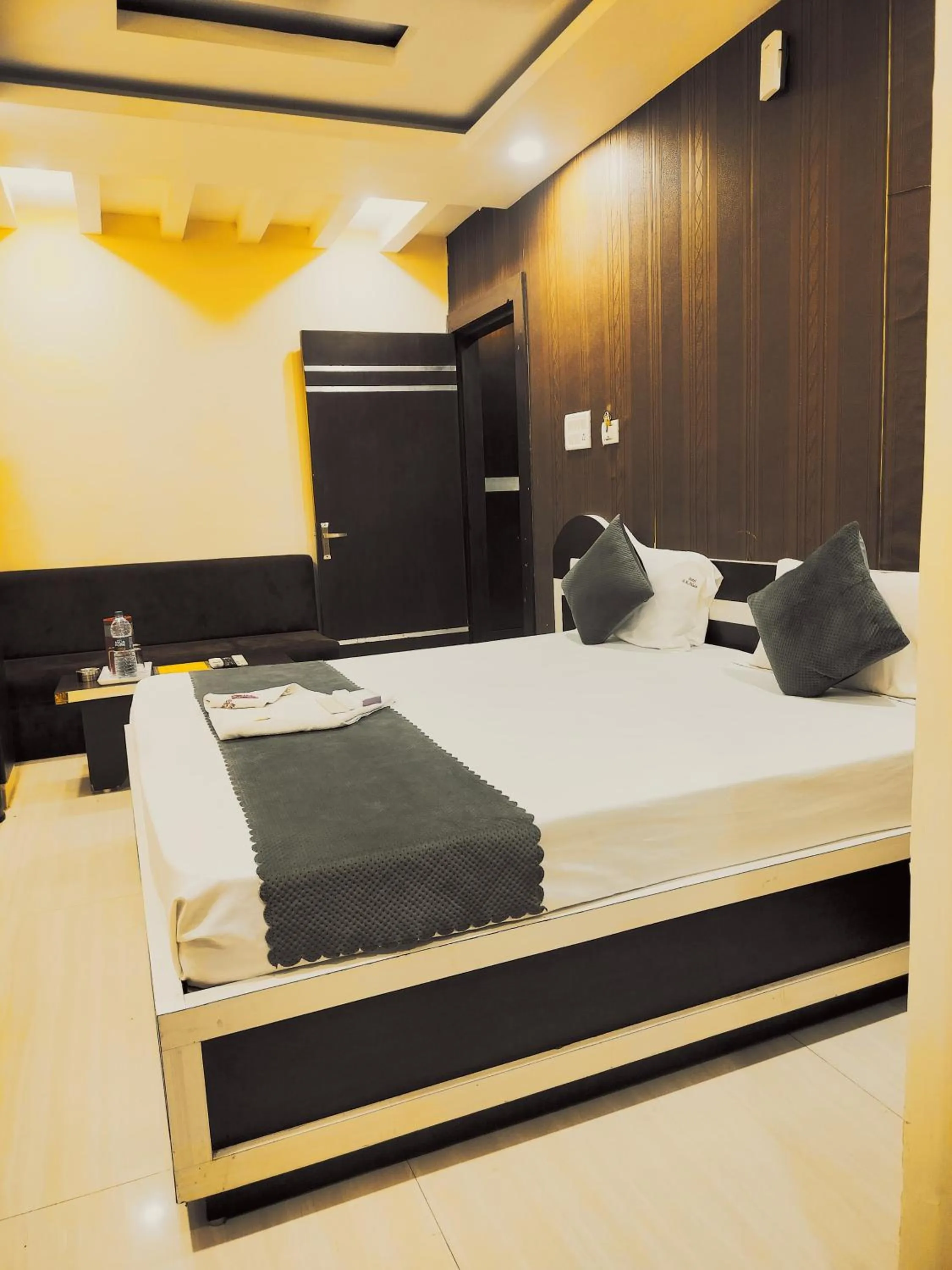 Bed in HOTEL R K PALACE Bhopal