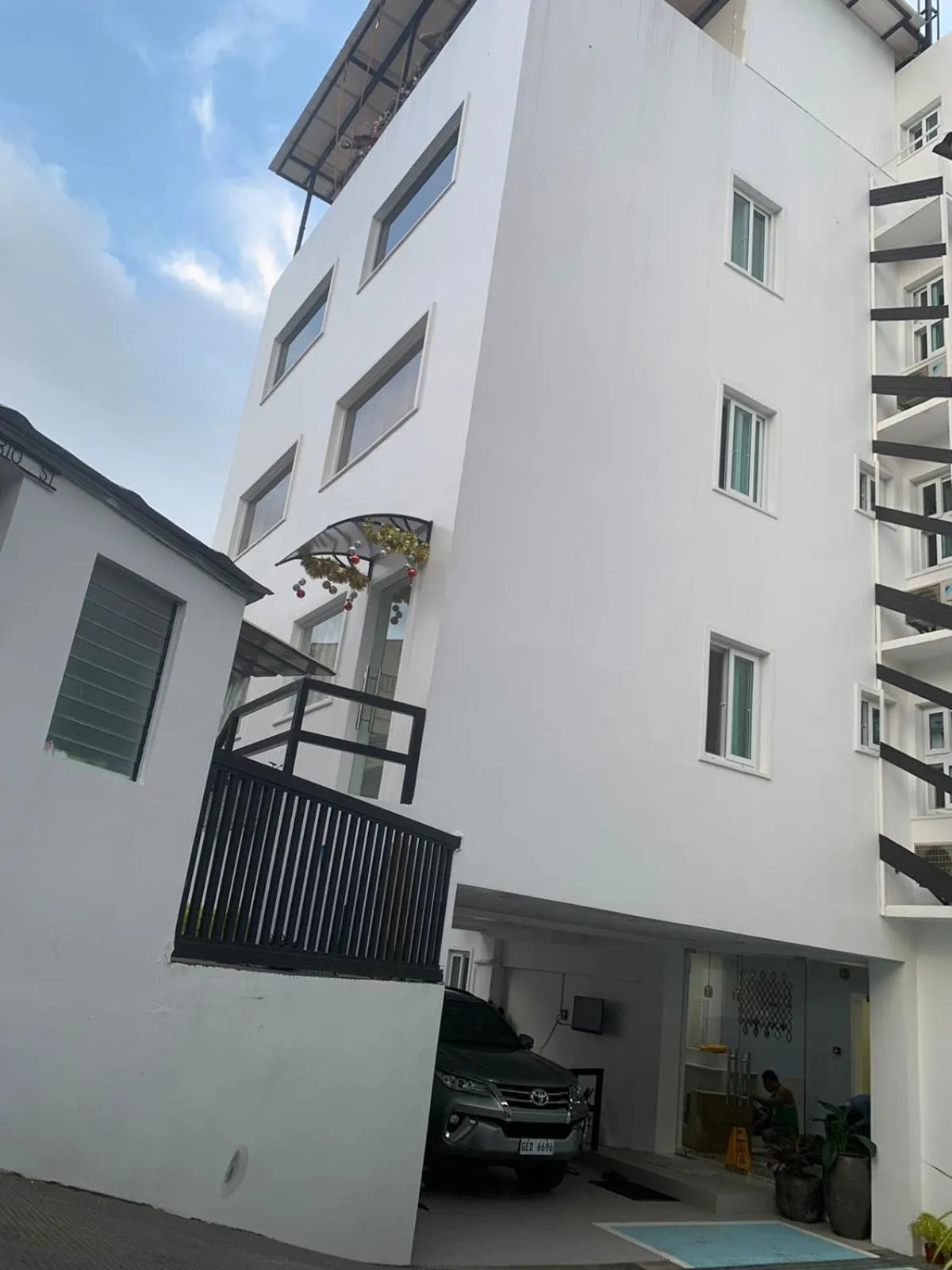 Property building in Cebu Mini Hotel