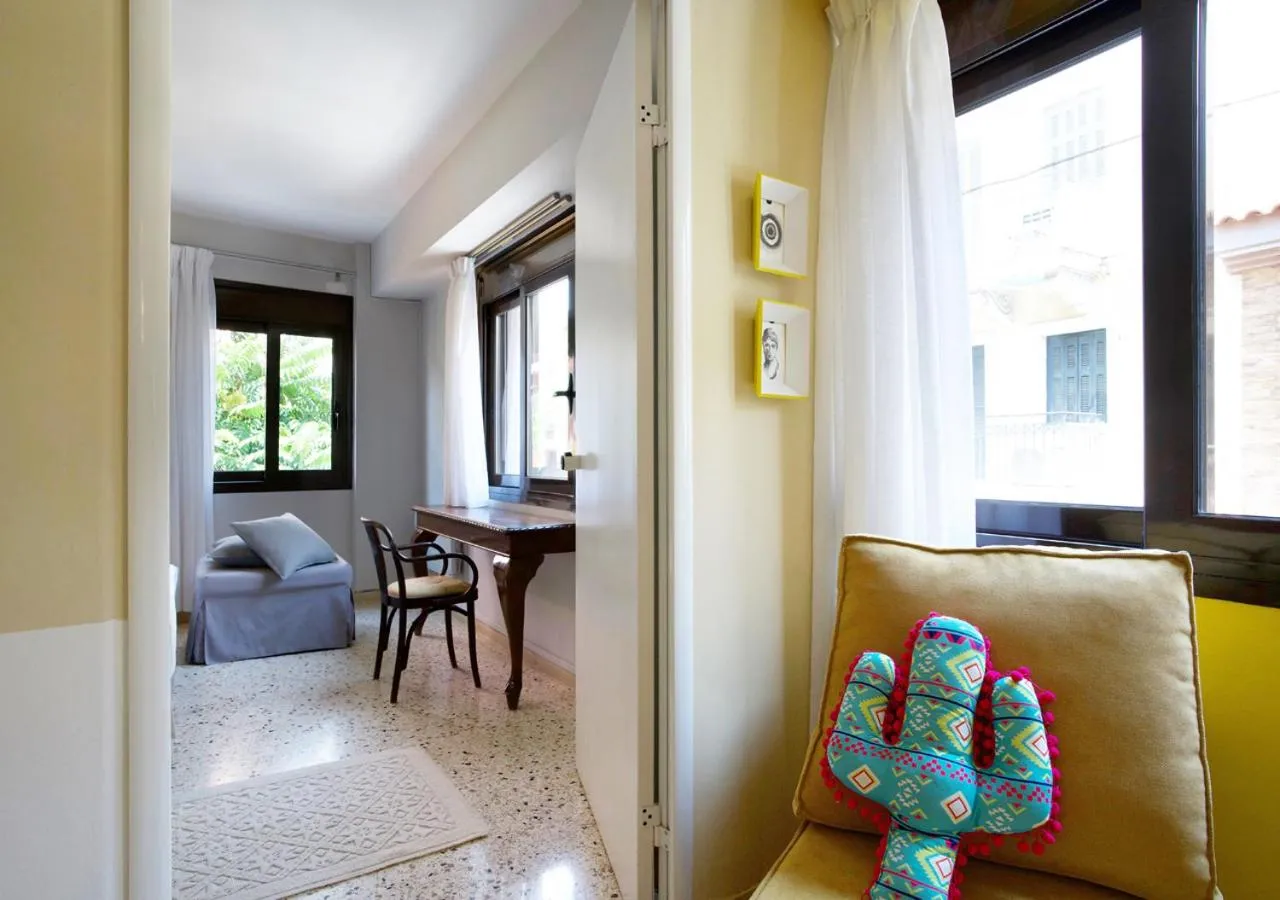 Seating area in Live in Athens, PSYRRI Meet Me Here Apartments