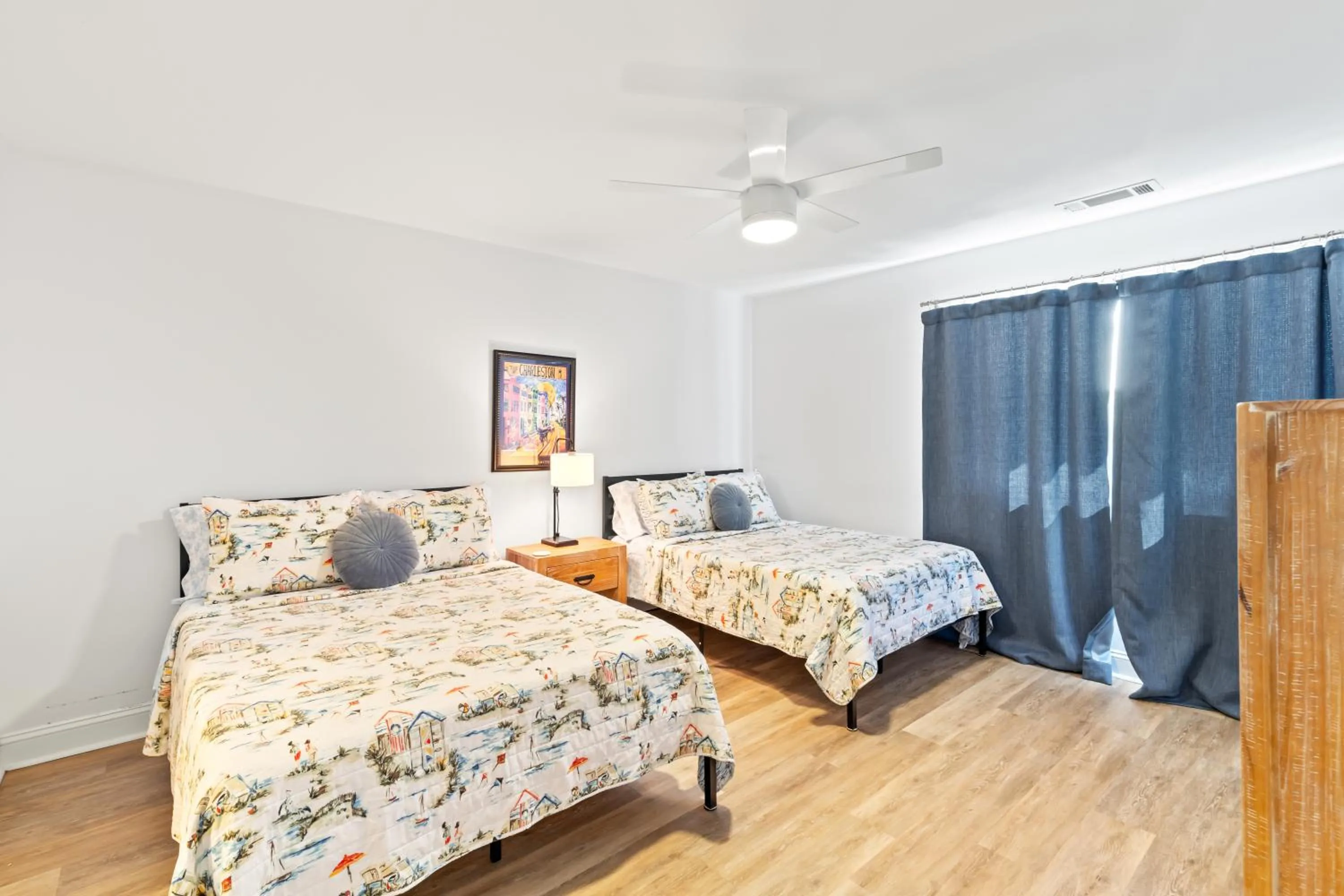 Bedroom, Bed in Mariner's Walk 12E - Modern Oceanfront Villa