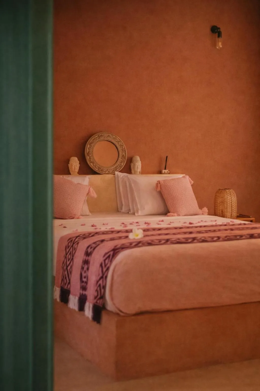 Bed in The Barefoot Blondie Village