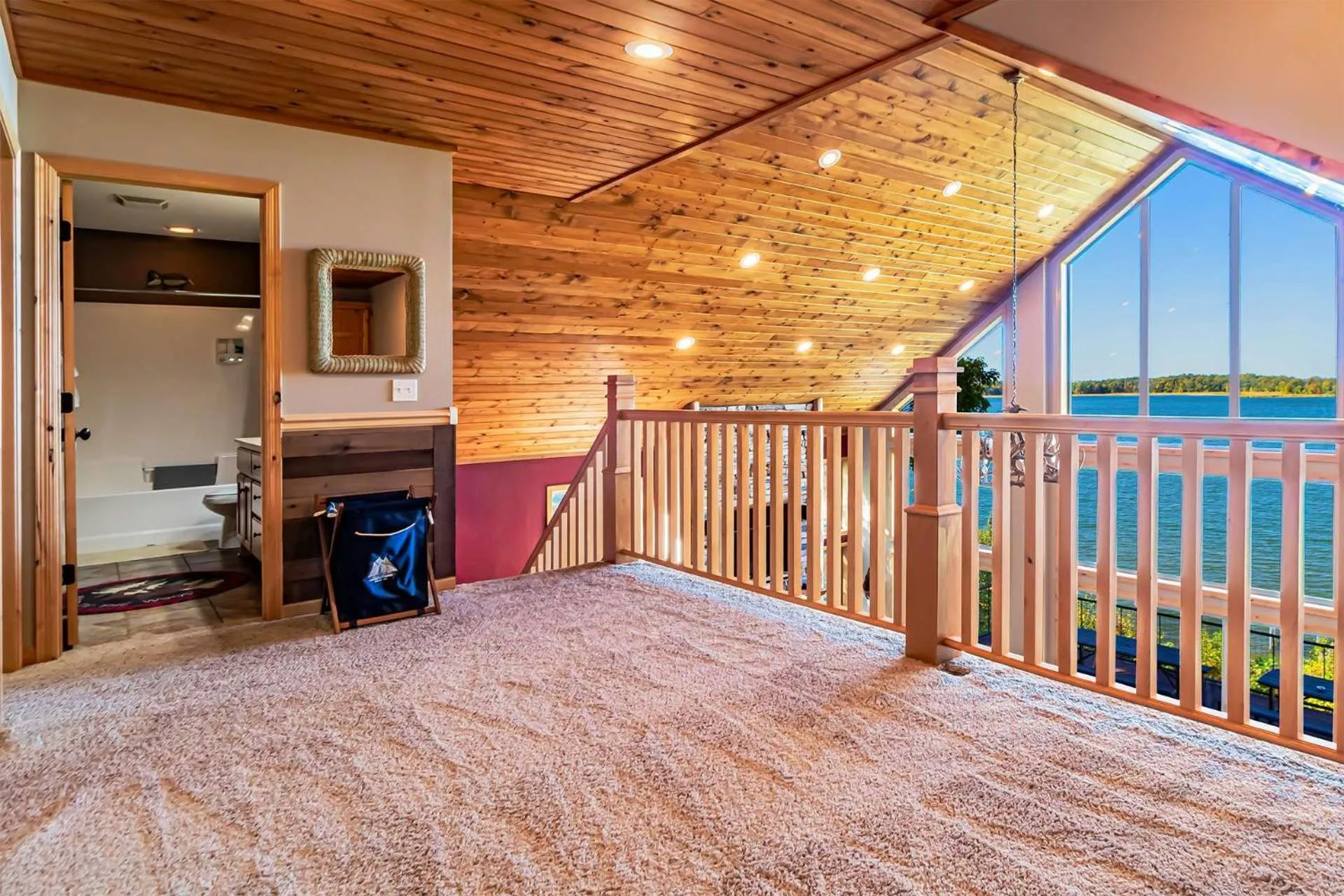 Bed in Spacious Leech Lake Home on 2 Private Acres, 200' of lake shore 15 Minutes to Walker with boat lift, dock, swimming, fire pit