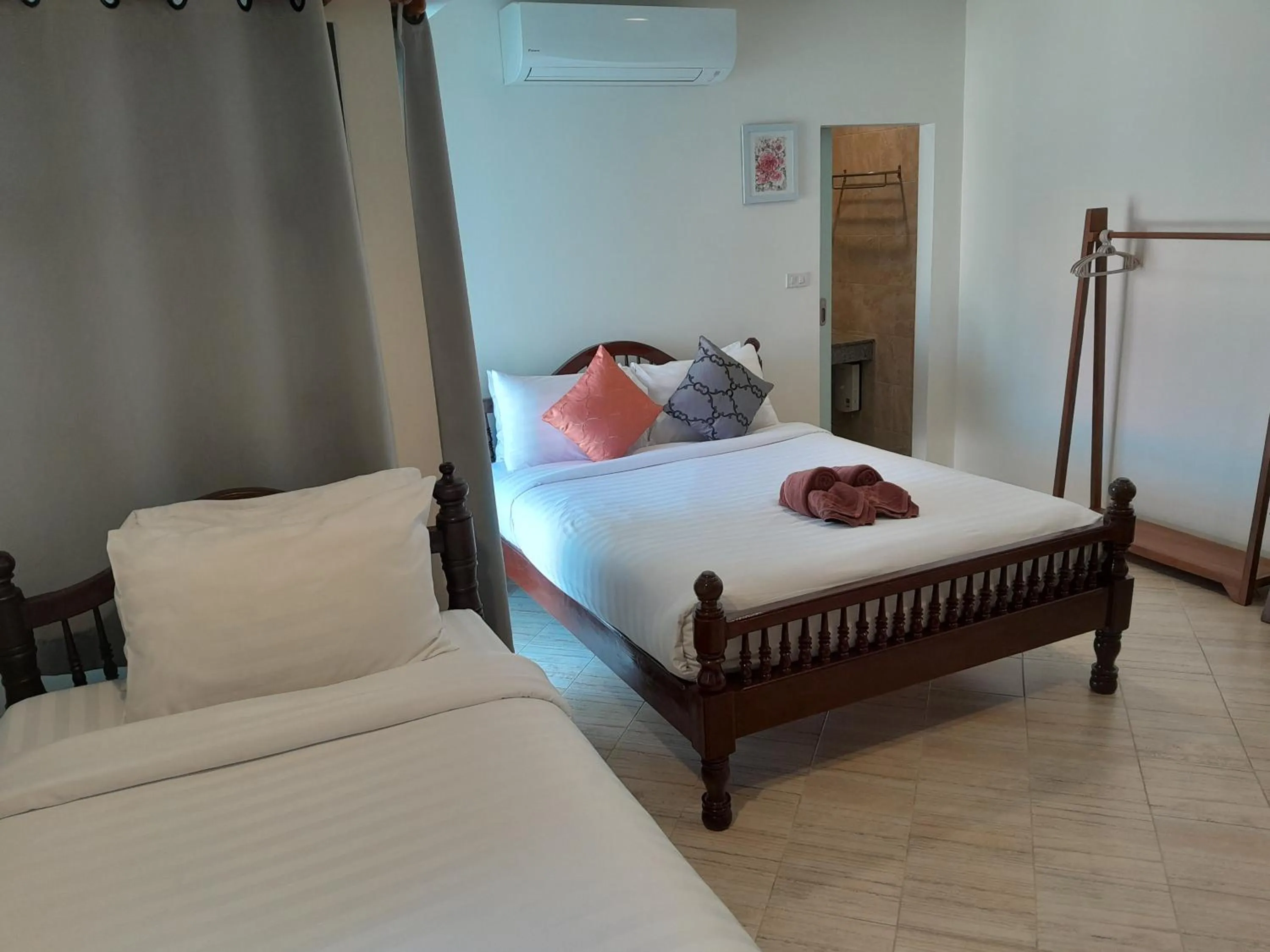 Bedroom, Bed in Valentier Cafe and Hotel