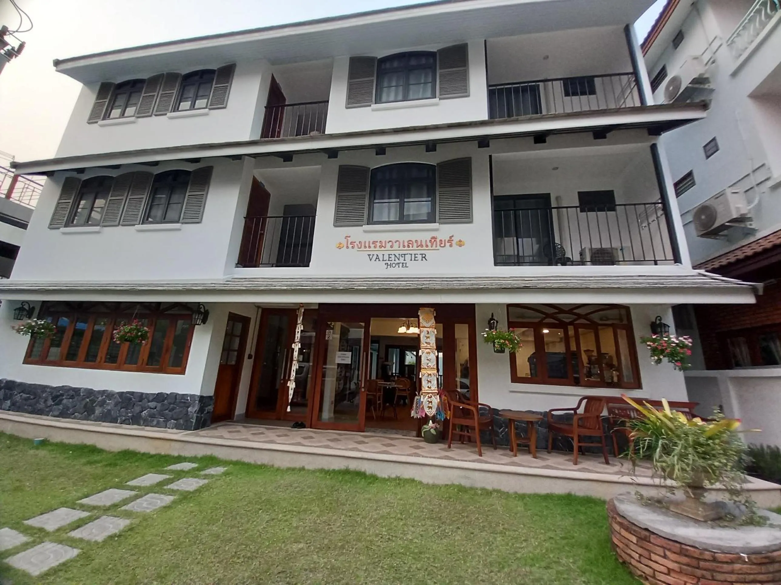 Property building in Valentier Cafe and Hotel