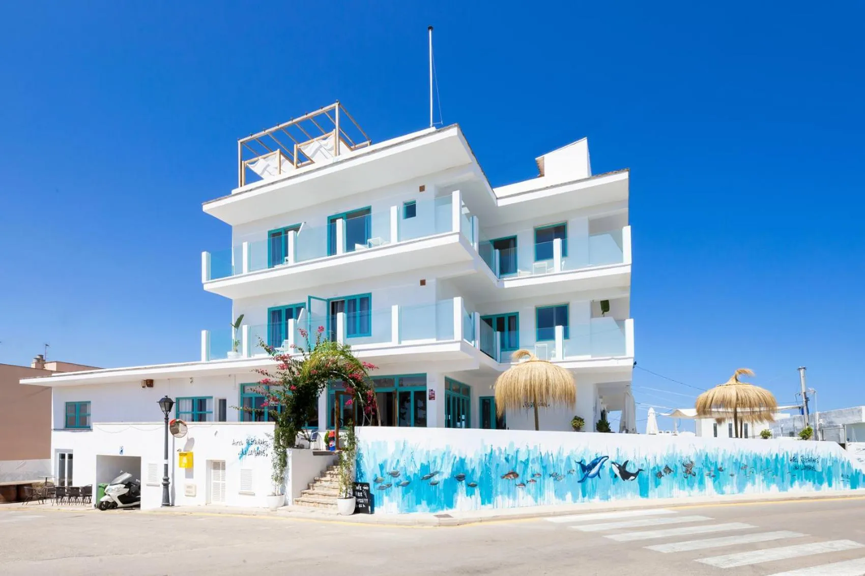 Hostal Cala Llombards