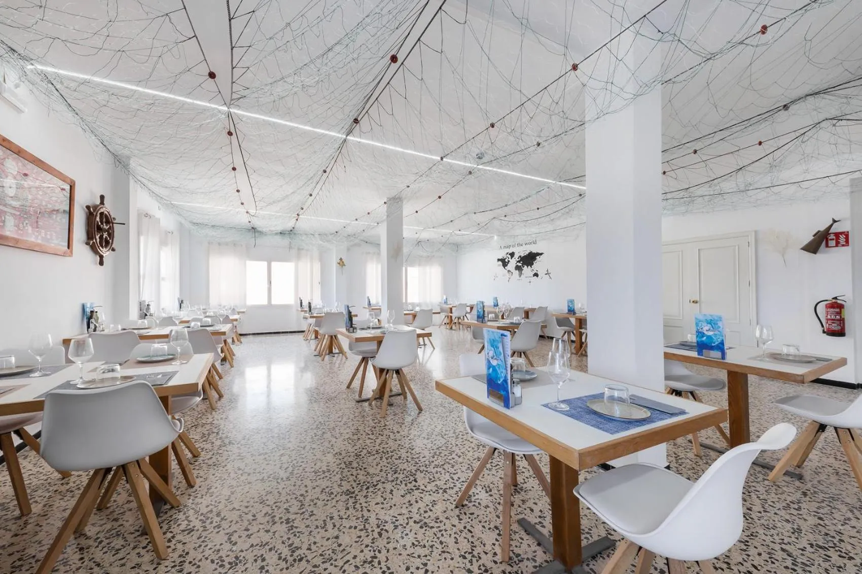 Restaurant/places to eat in Hostal Cala Llombards