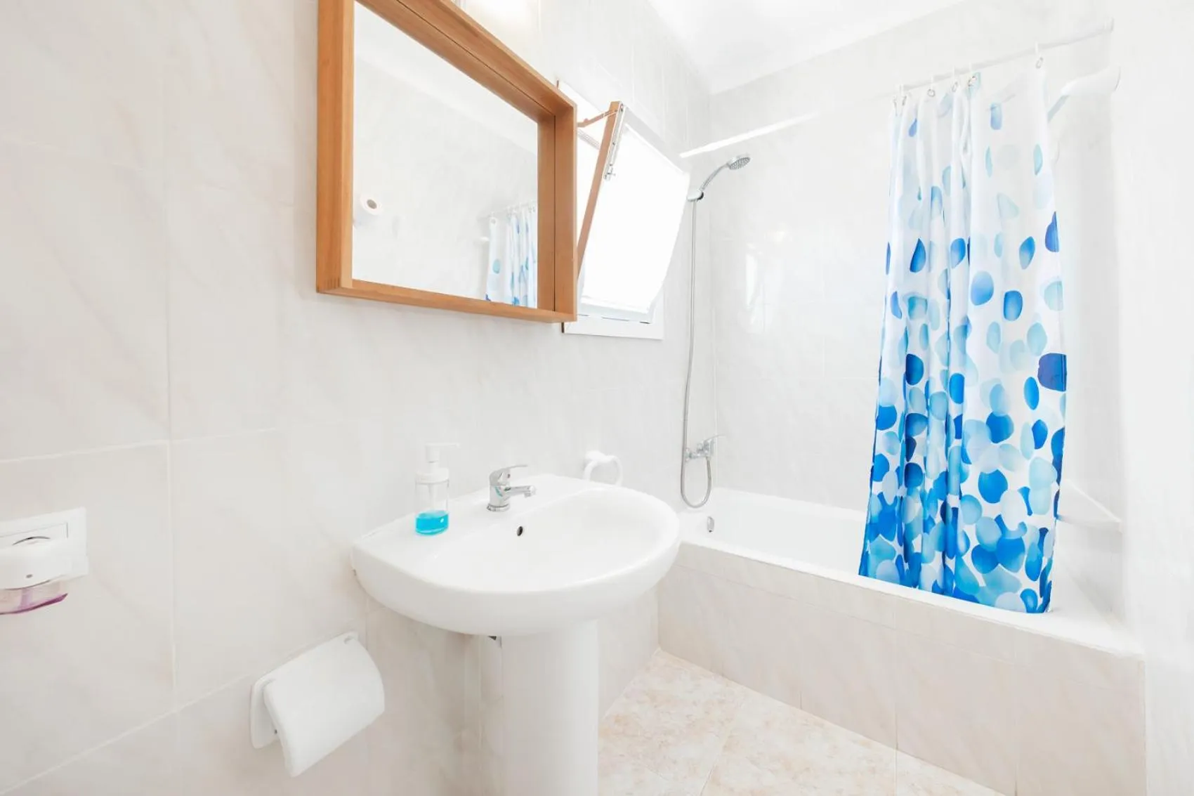 Hostal Cala Llombards