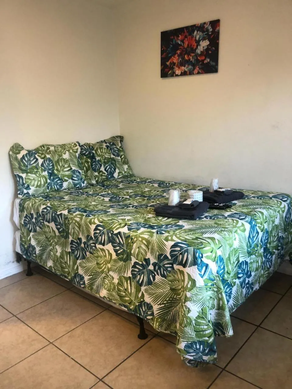 Crown Inn & Suites