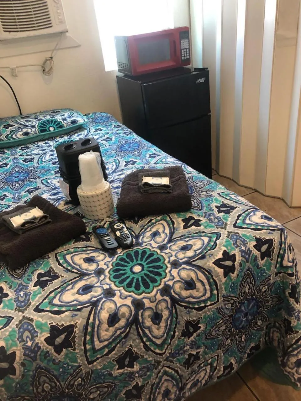 Crown Inn & Suites
