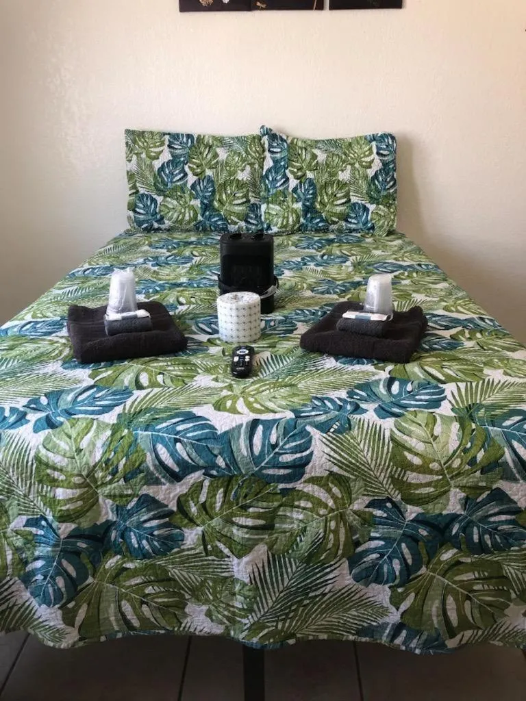 Crown Inn & Suites